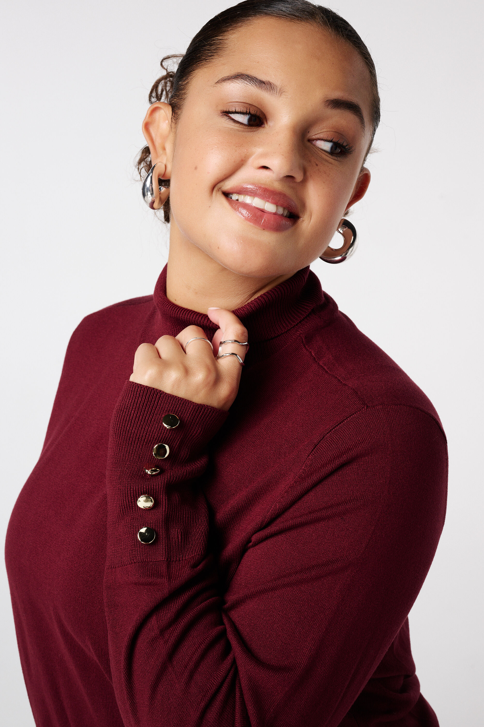 Jersey con cuello alto y botones decorativos image number 4