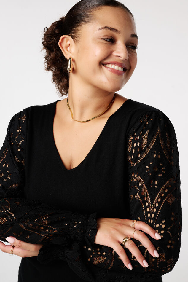 Top con mangas de encaje image number 4