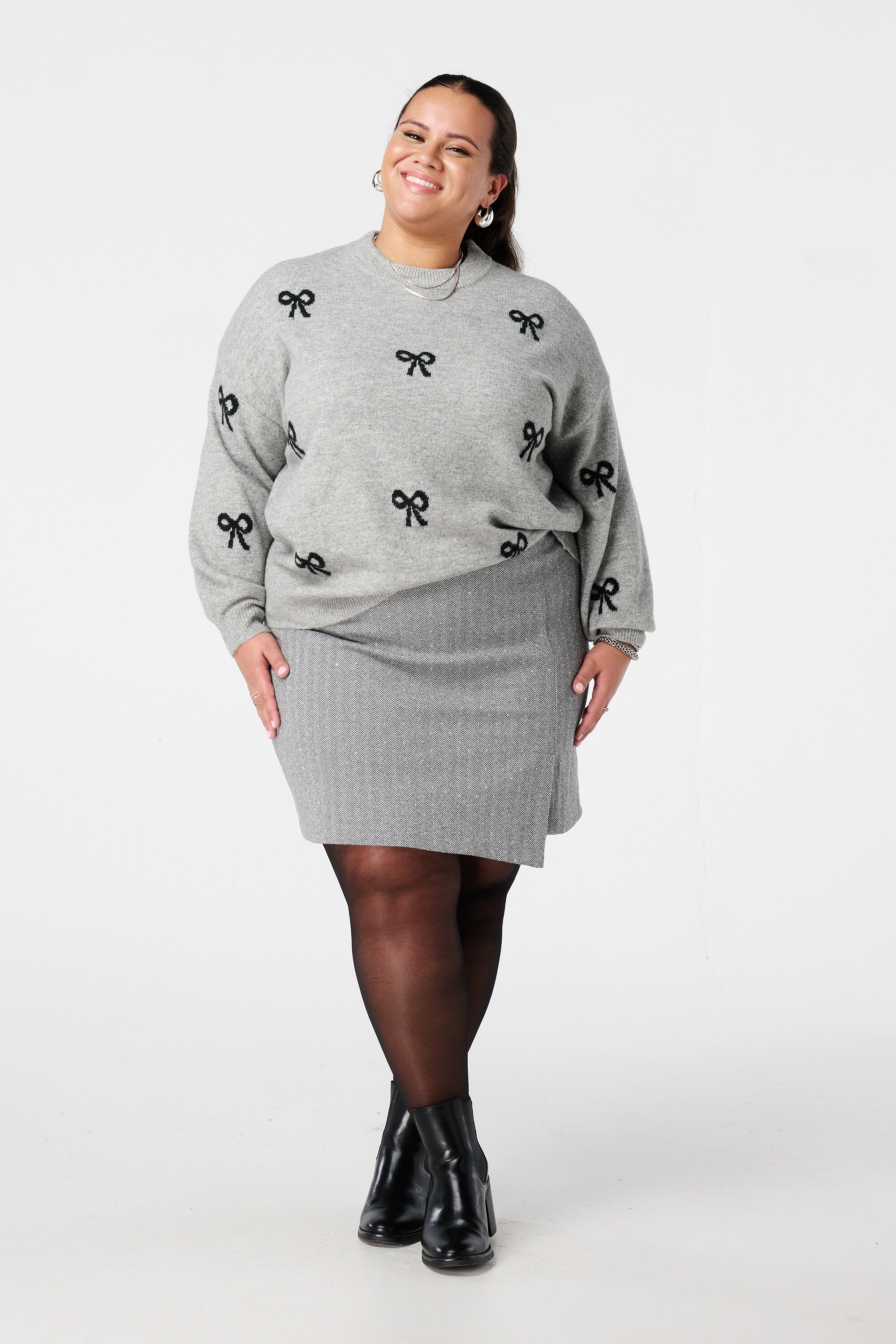 Jersey con estampado de lazos image number 5