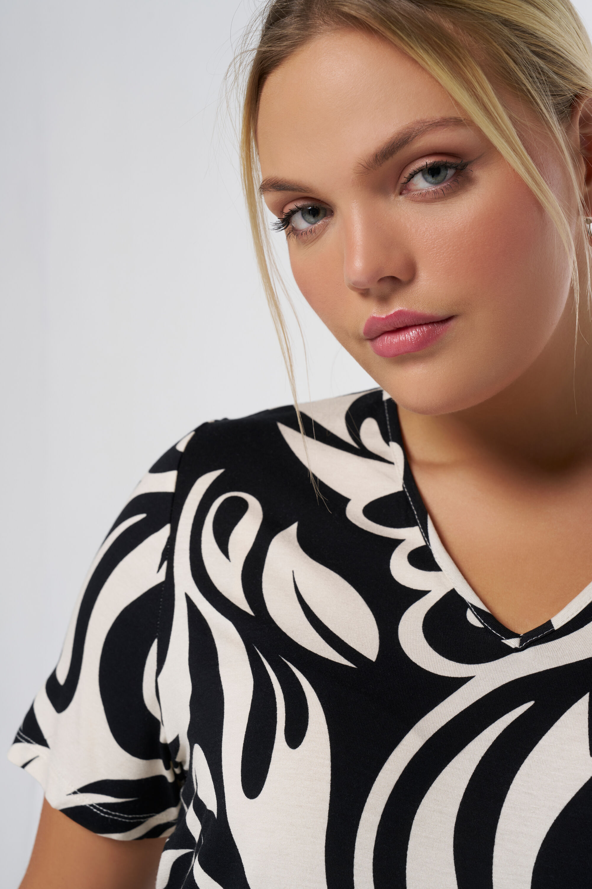 Top con estampado image number 4