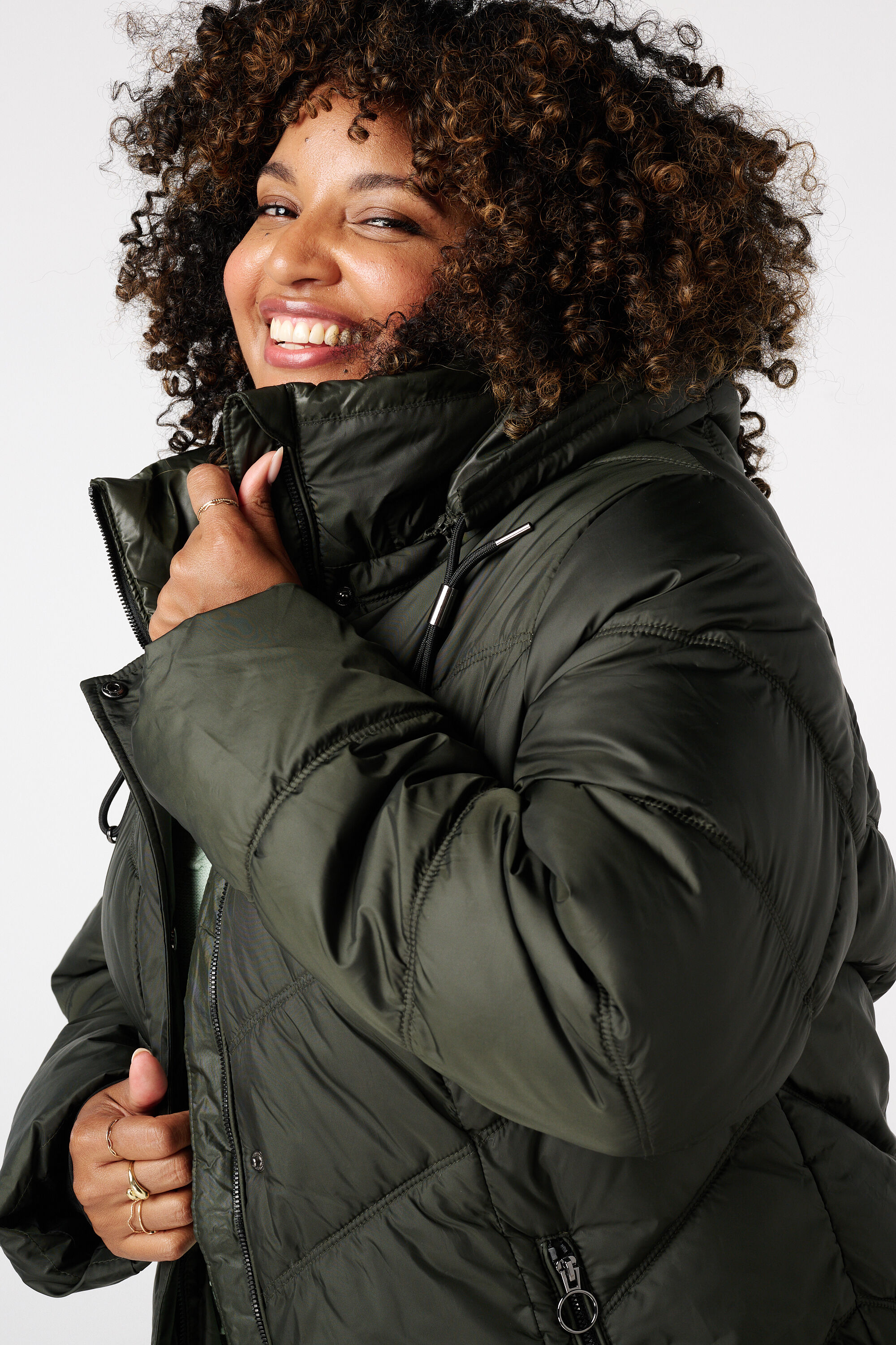 Chaqueta con capucha image number 4