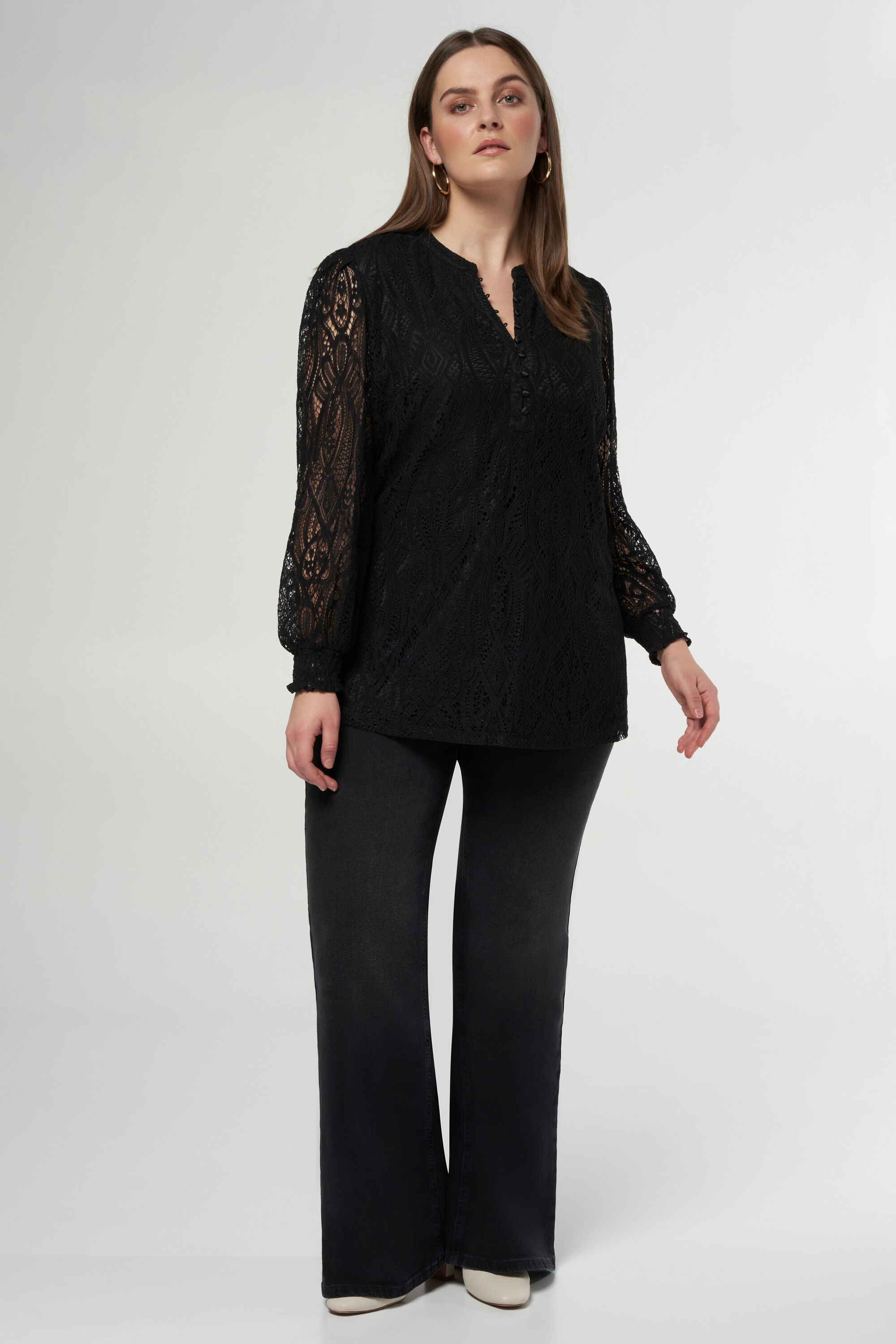 Top con encaje y mangas transparentes image number 5