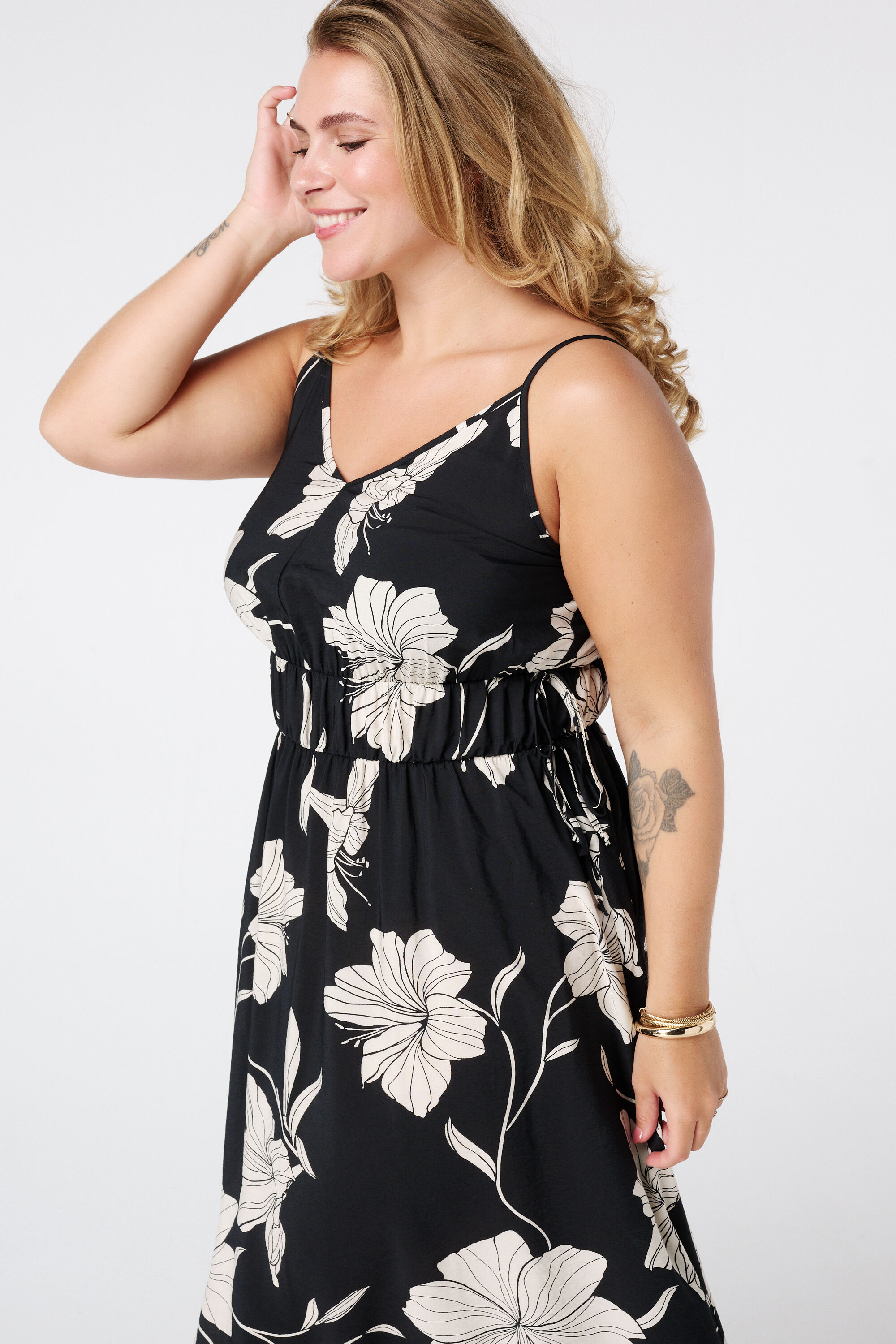 Vestido largo con estampado floral image number 5