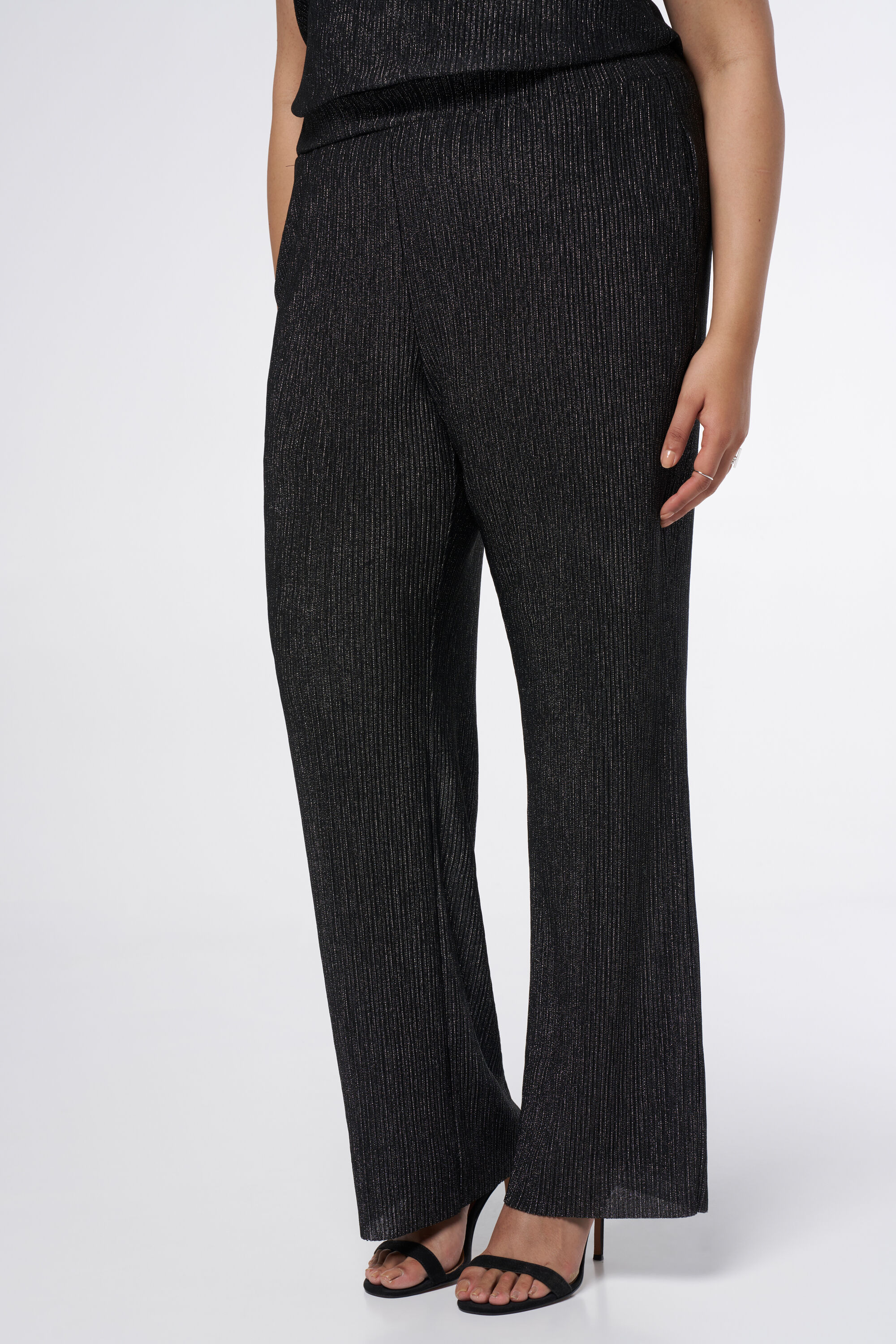 Pantalones de pernera ancha image number 5