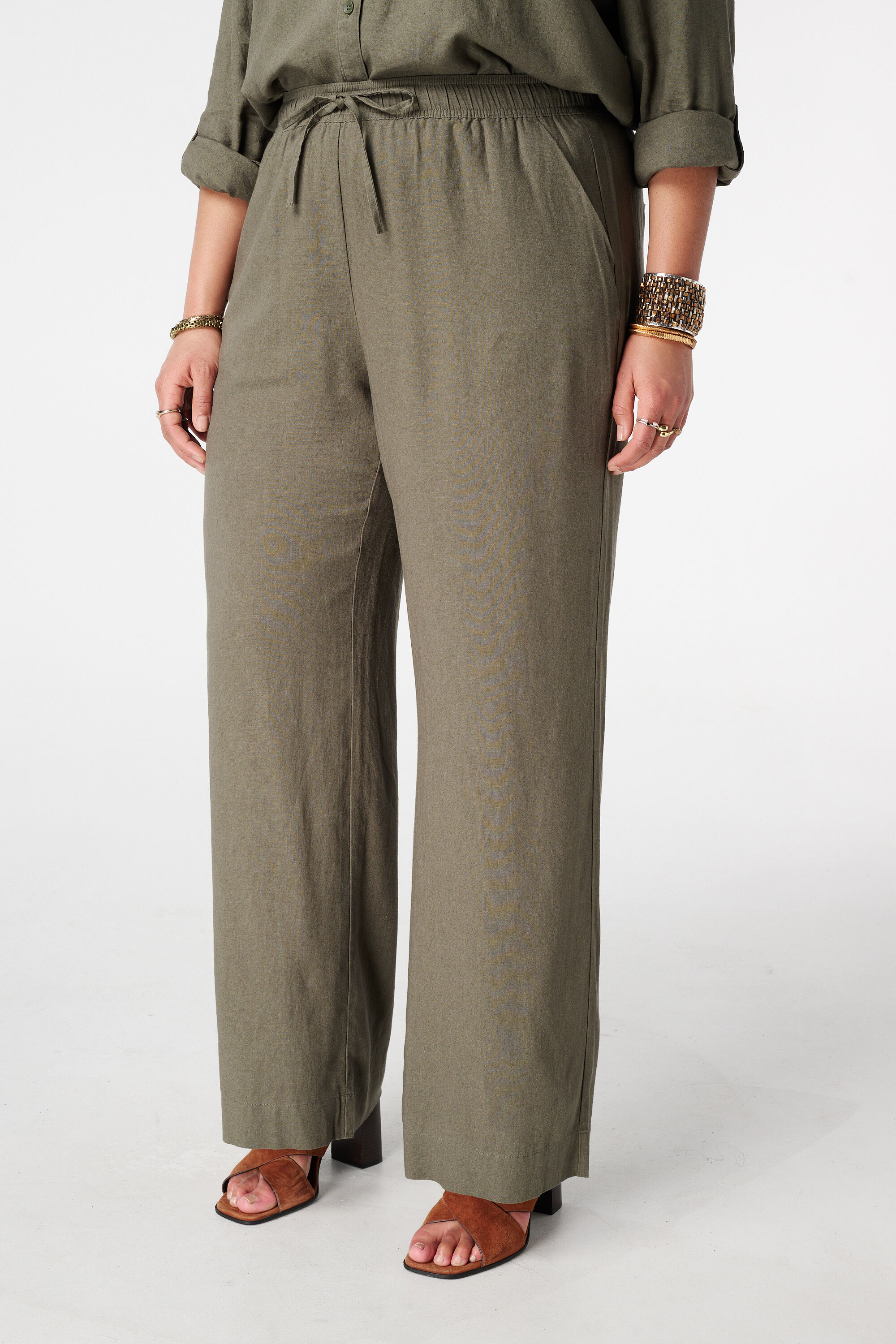 Pantal&oacute;n de lino image number 5