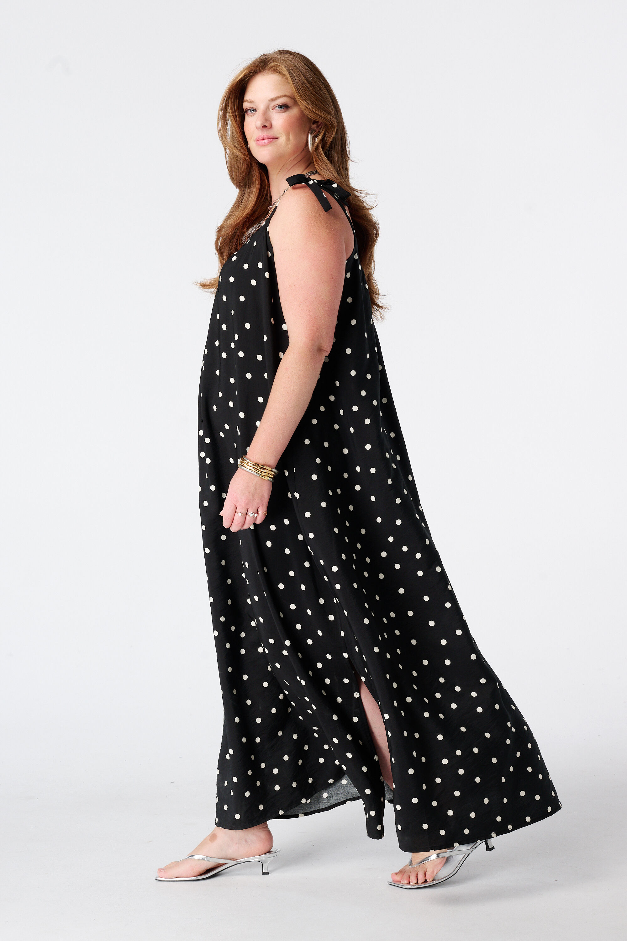 Vestido maxi con estampado de lunares image number 5