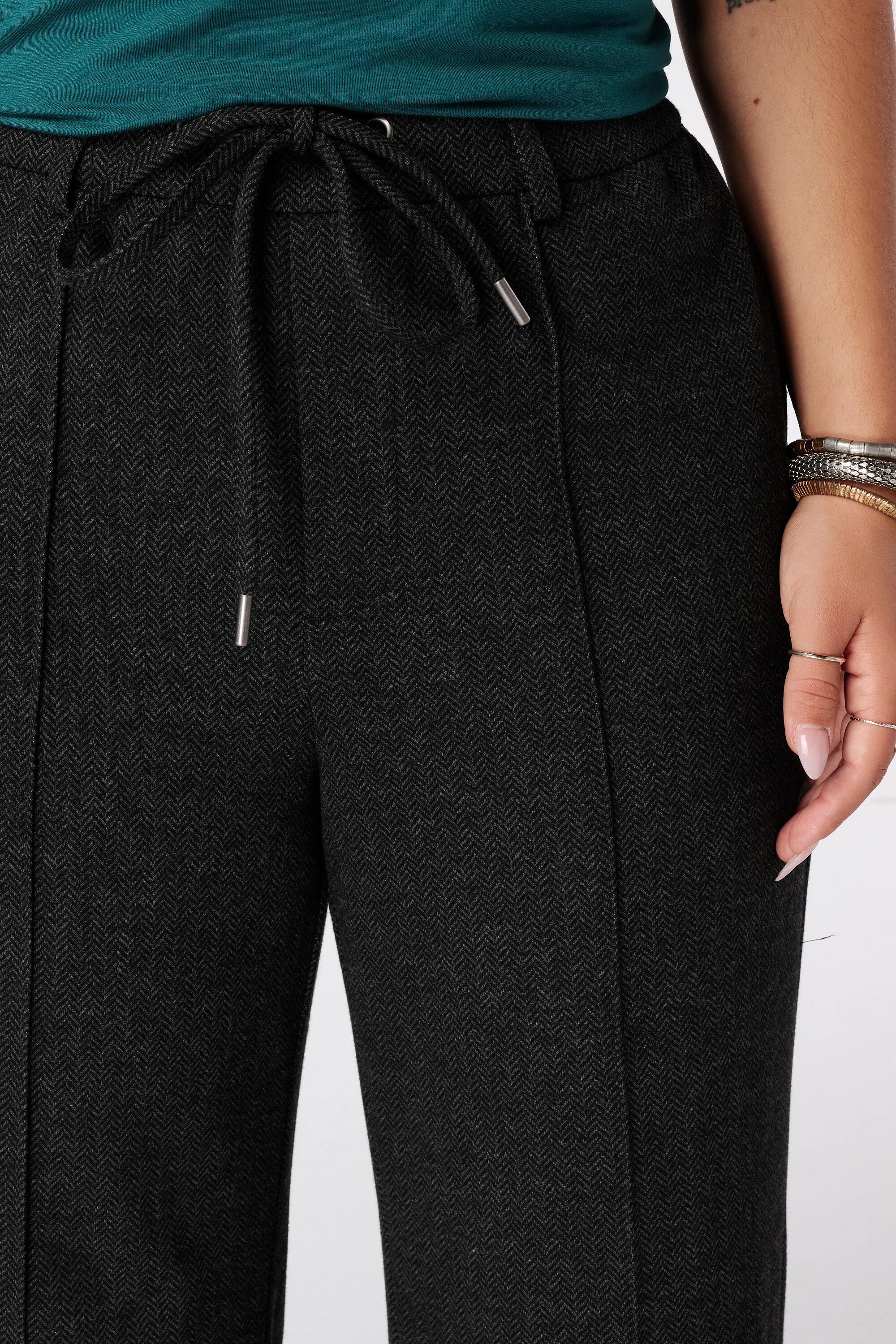 Pantalones con rayas diplom&aacute;ticas image number 4