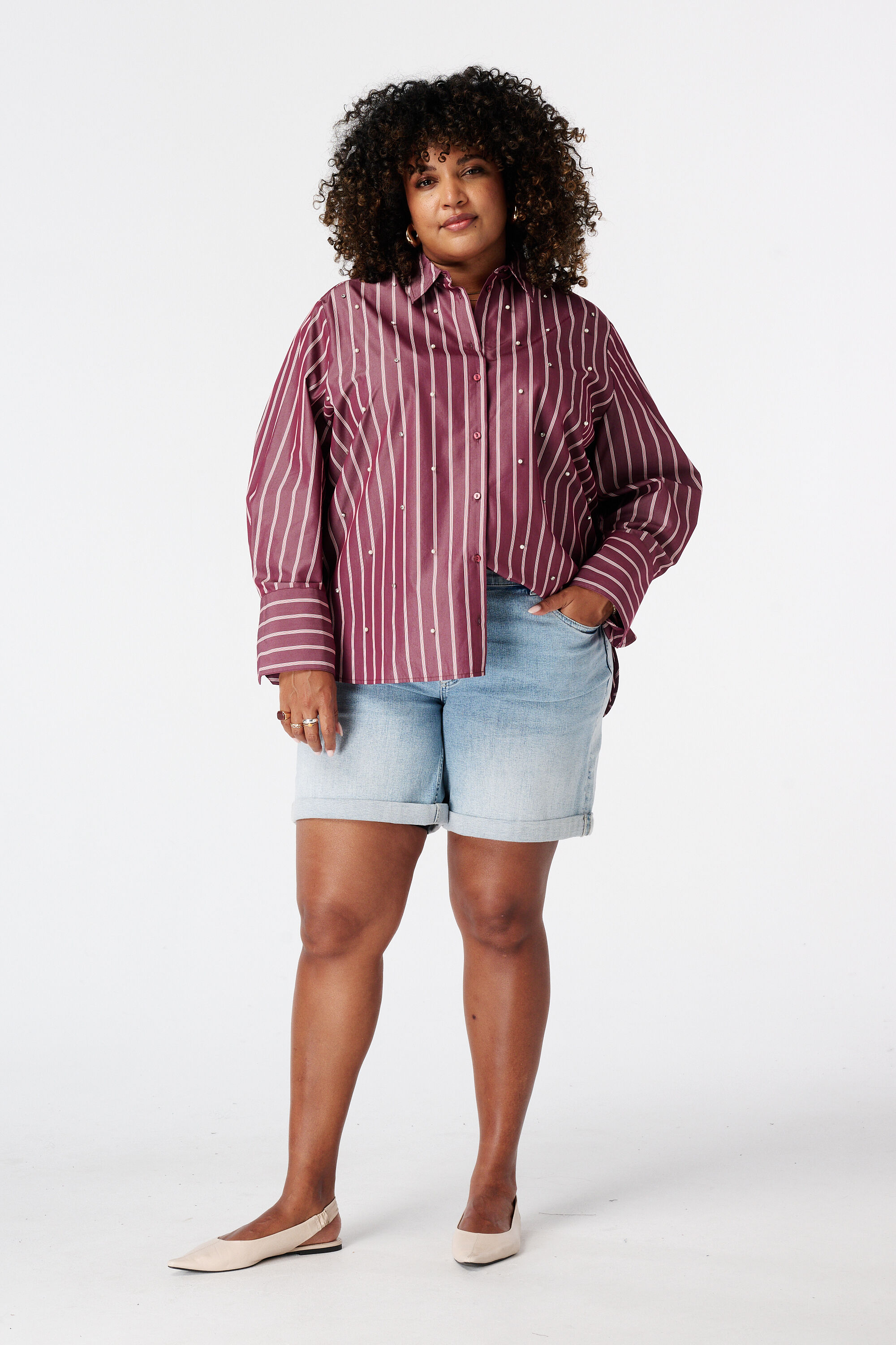 Blusa de rayas con perlas image number 5