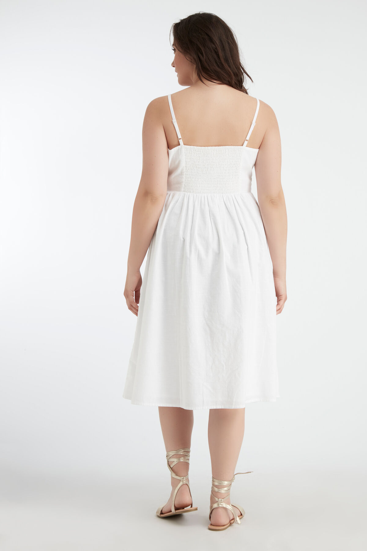 Vestido de botones  image number 4