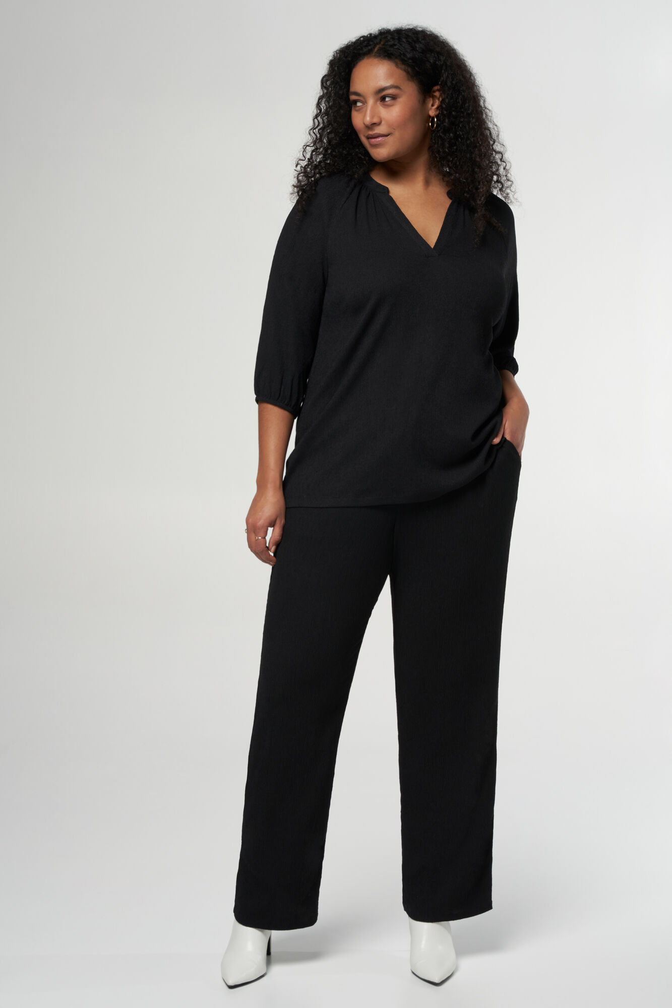 Top con manga tres cuartos  image number 6