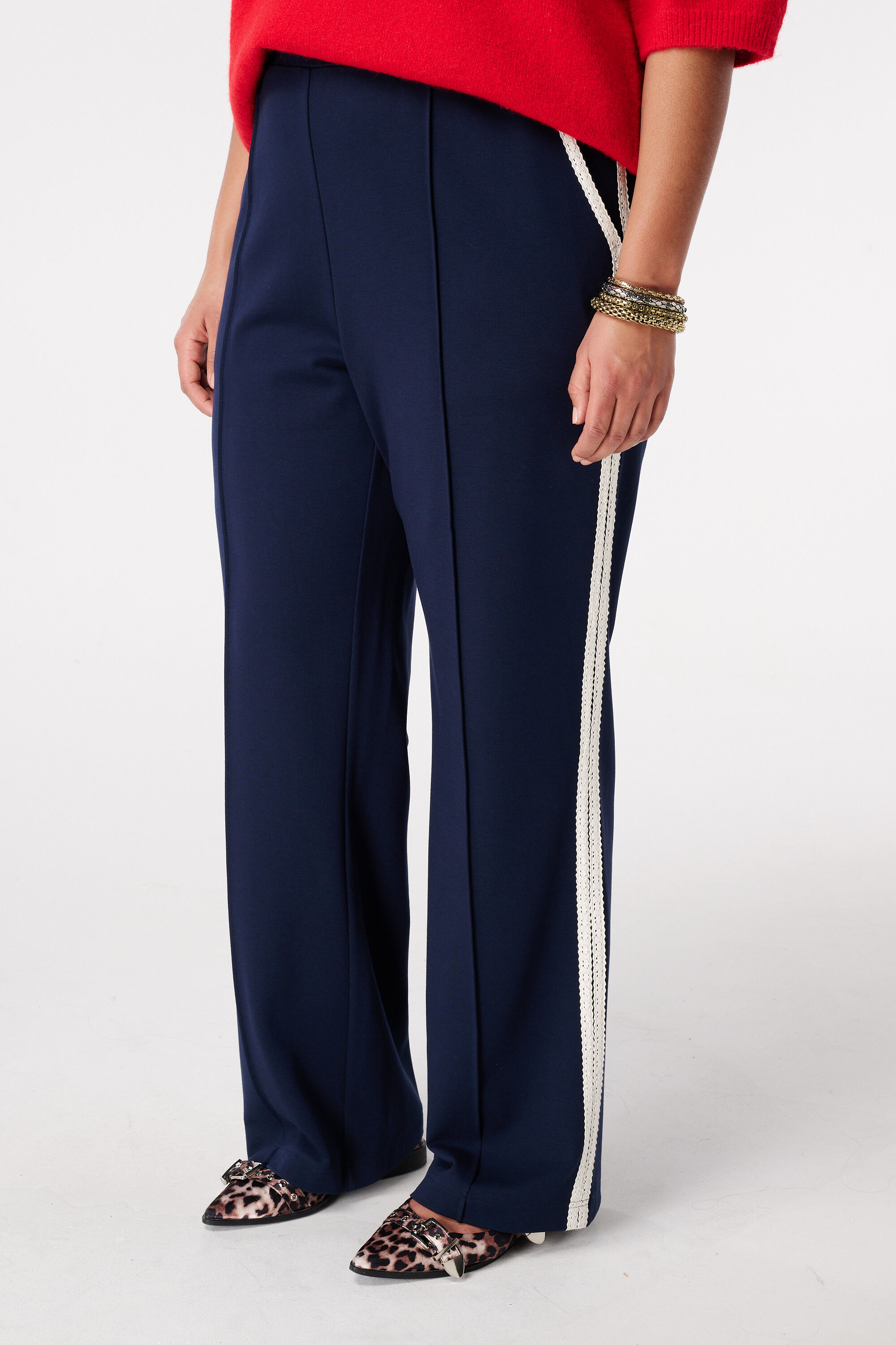 Pantalones con raya lateral image number 5
