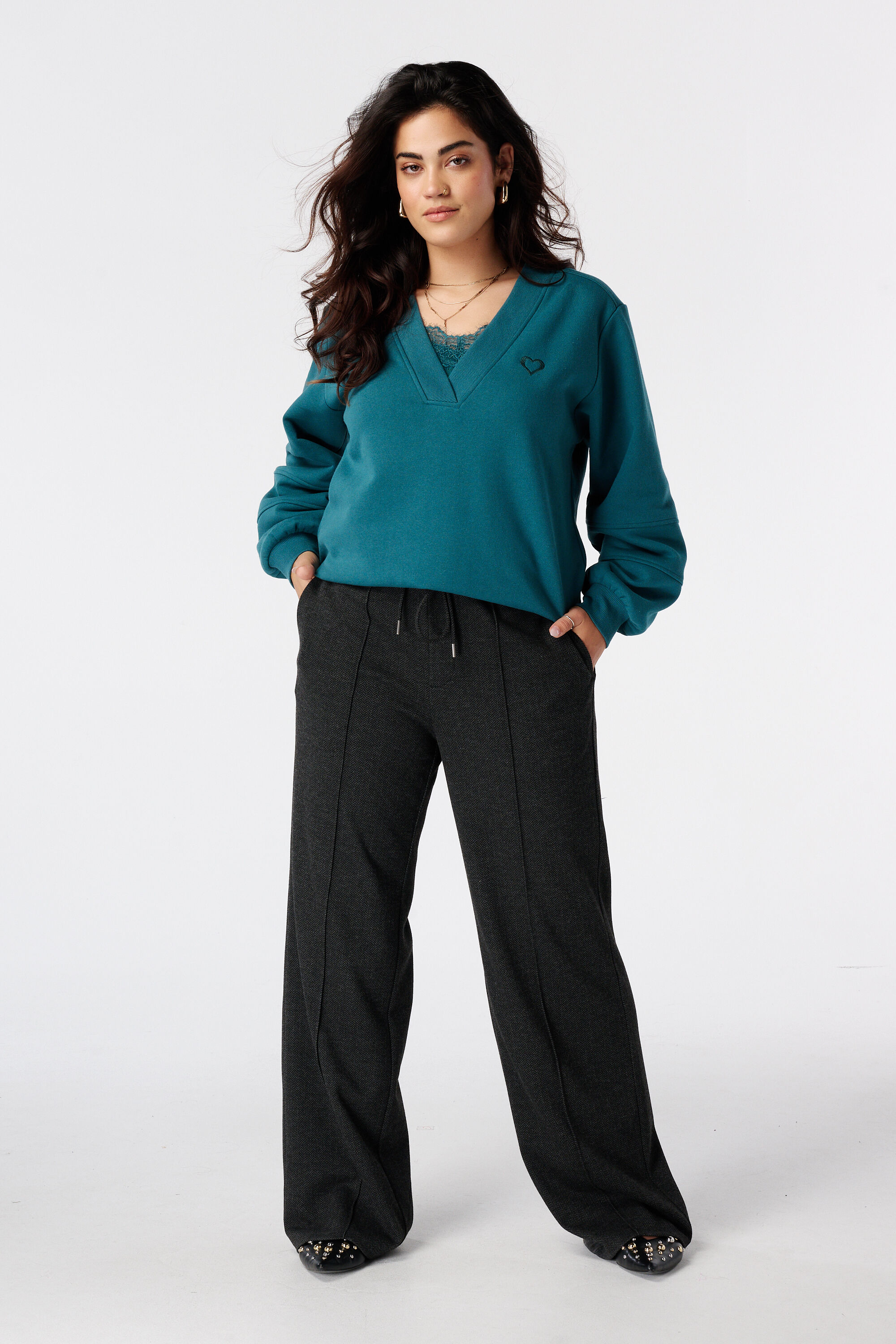 Pantalones con cintura el&aacute;stica y rayas diplom&aacute;ticas image number 6