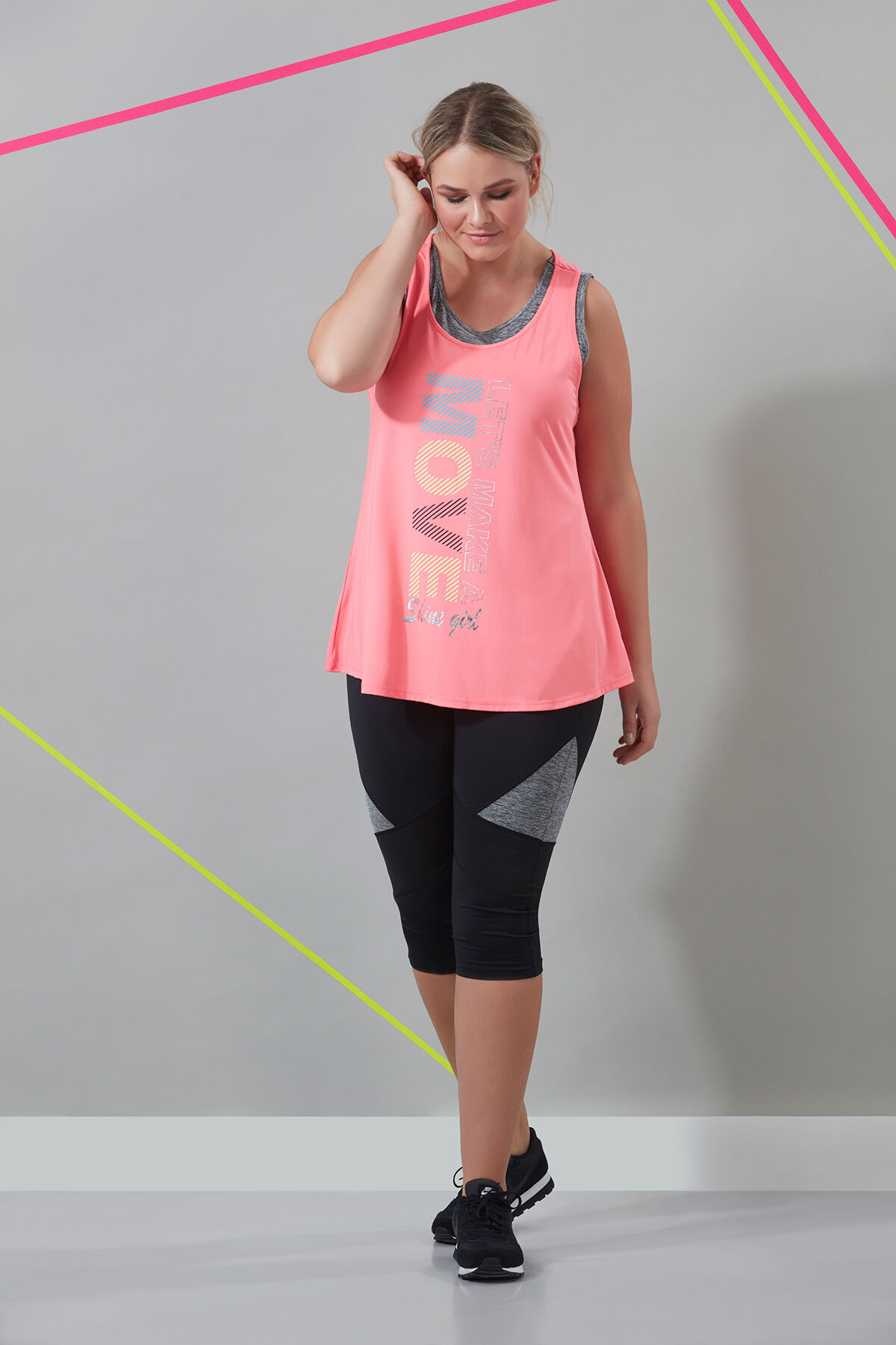 Top deportivo de doble capa image number 3