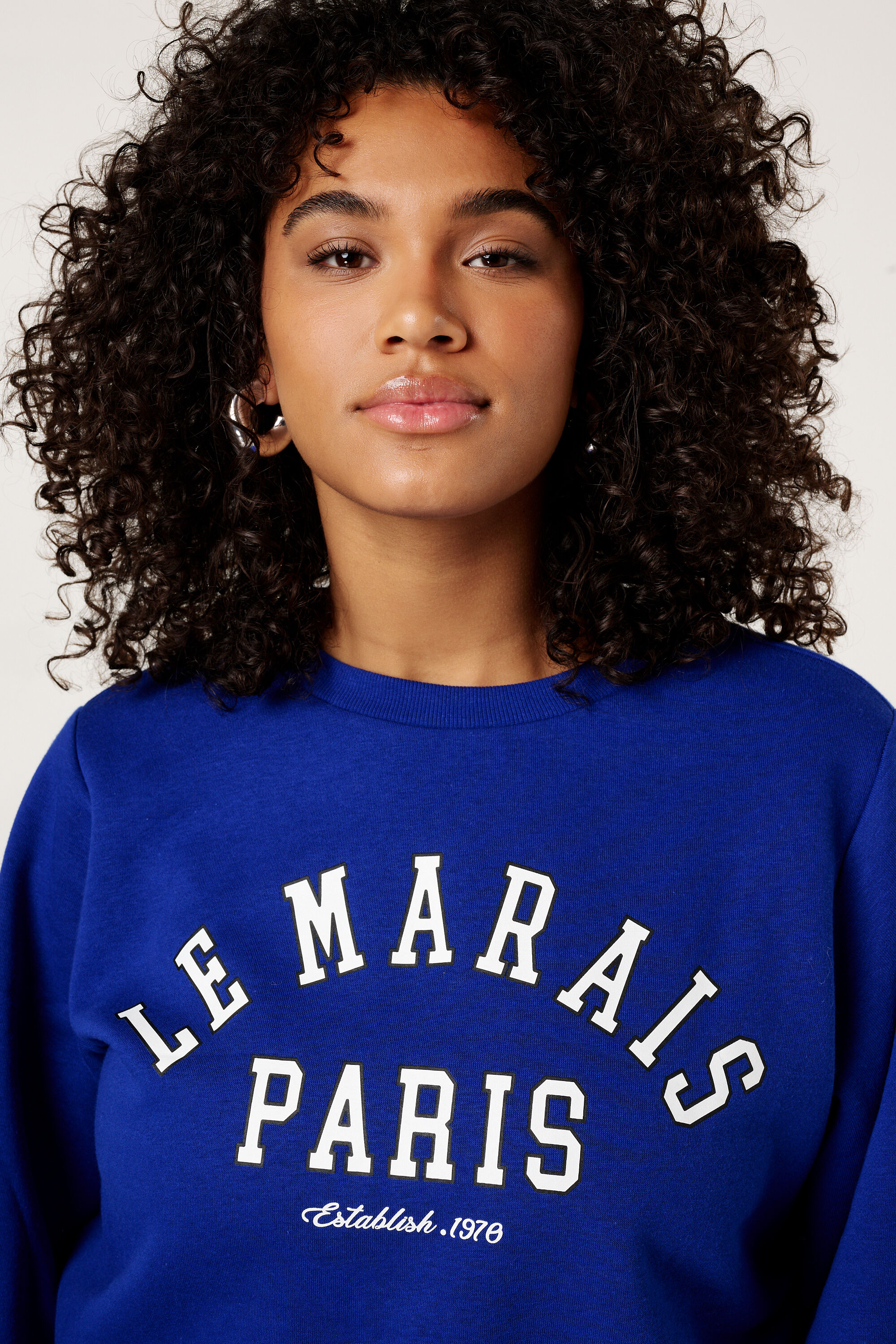 Su&eacute;ter con texto image number 4