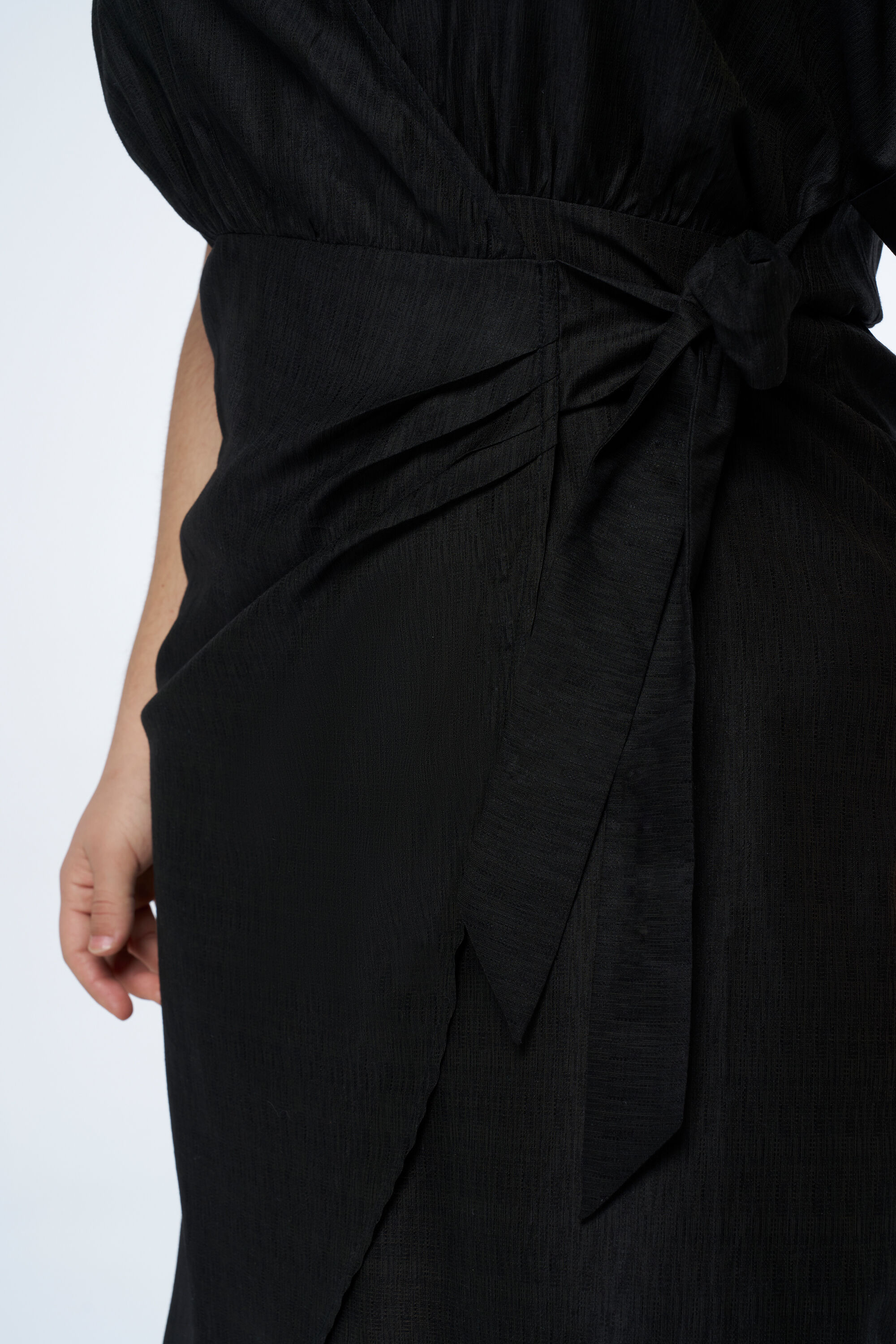 Vestido con detalle de lazo image number 4