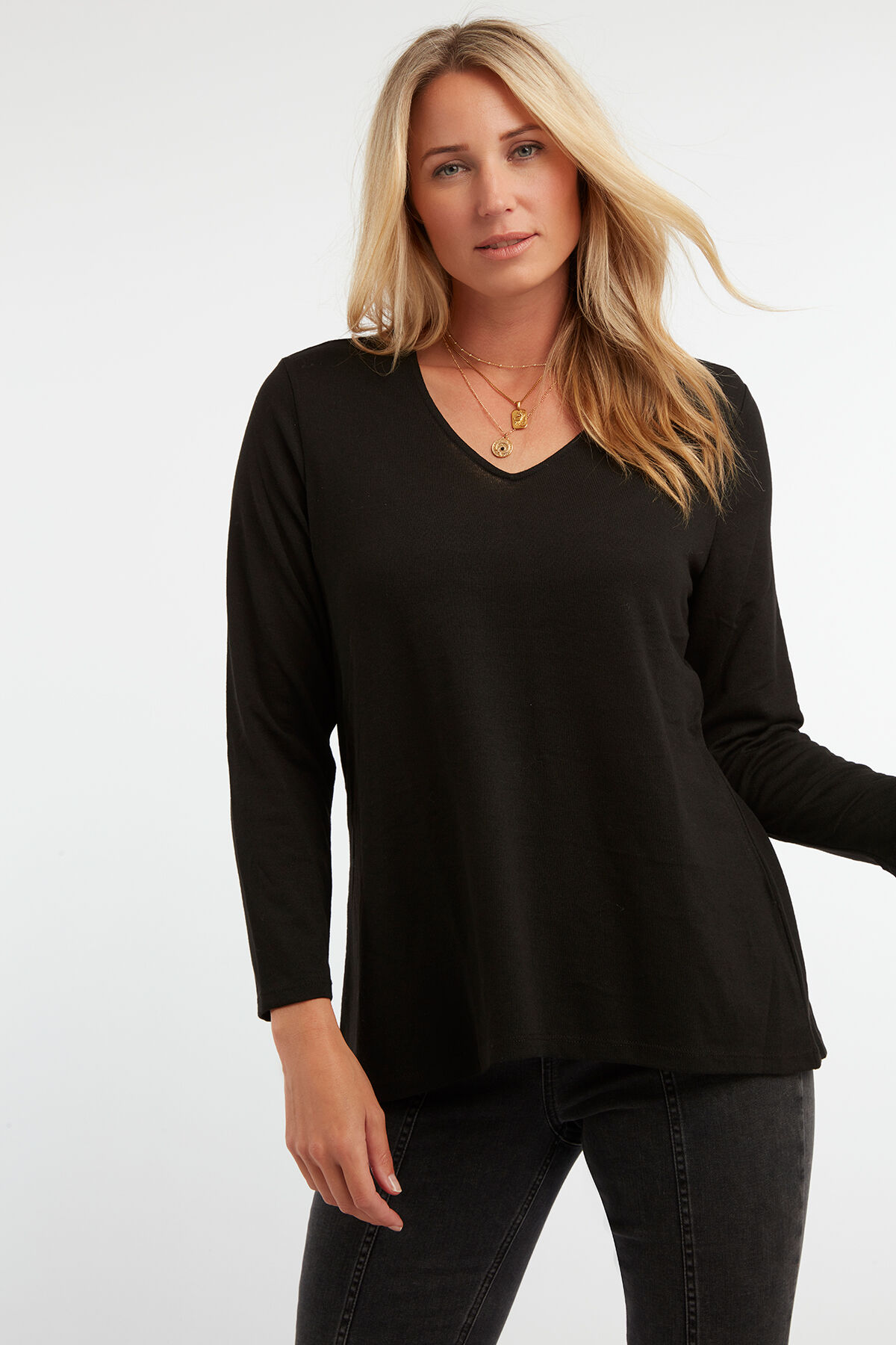 Camiseta con cuello de pico image number 3