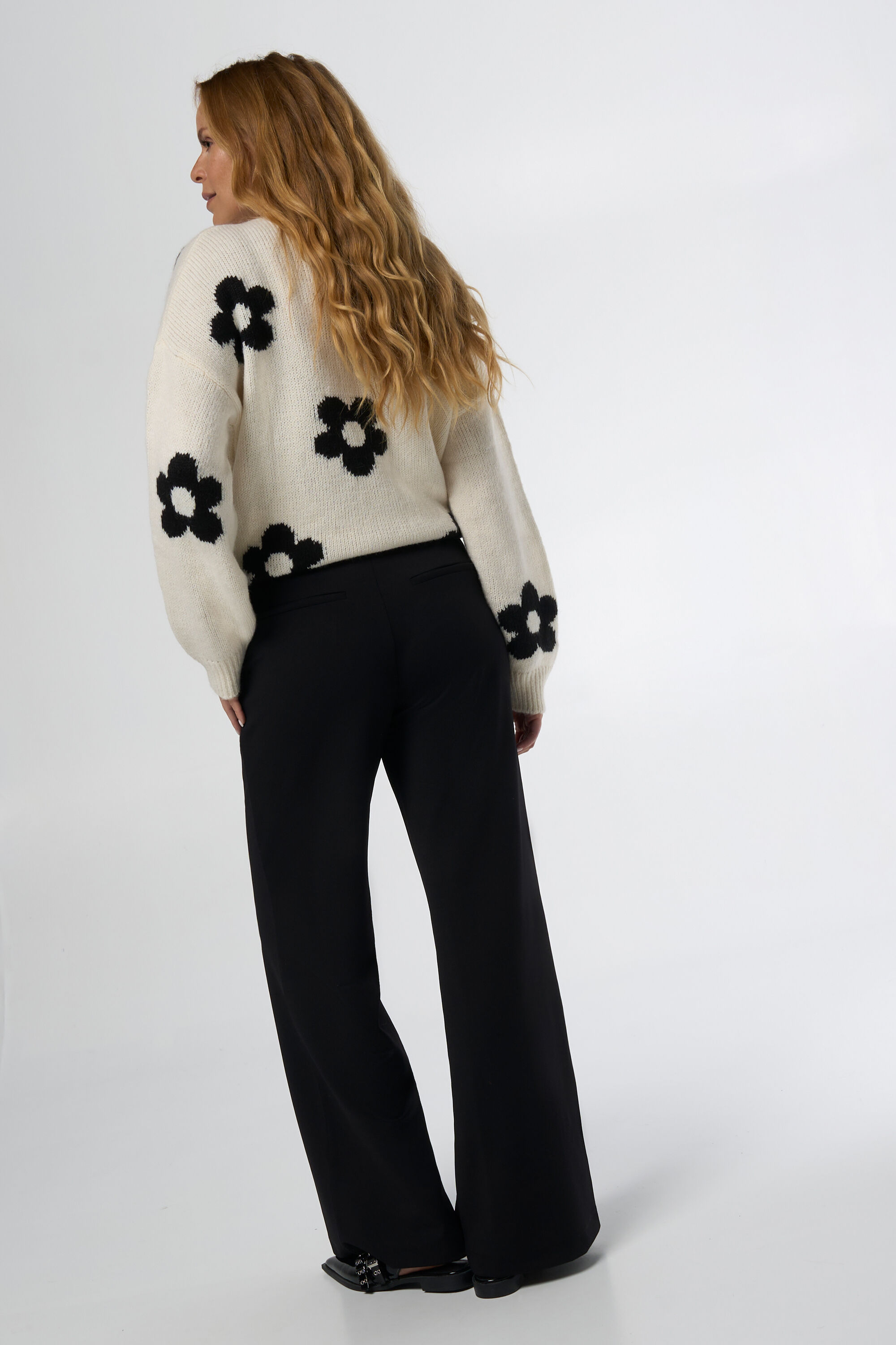 Pantalones de pernera recta image number 3