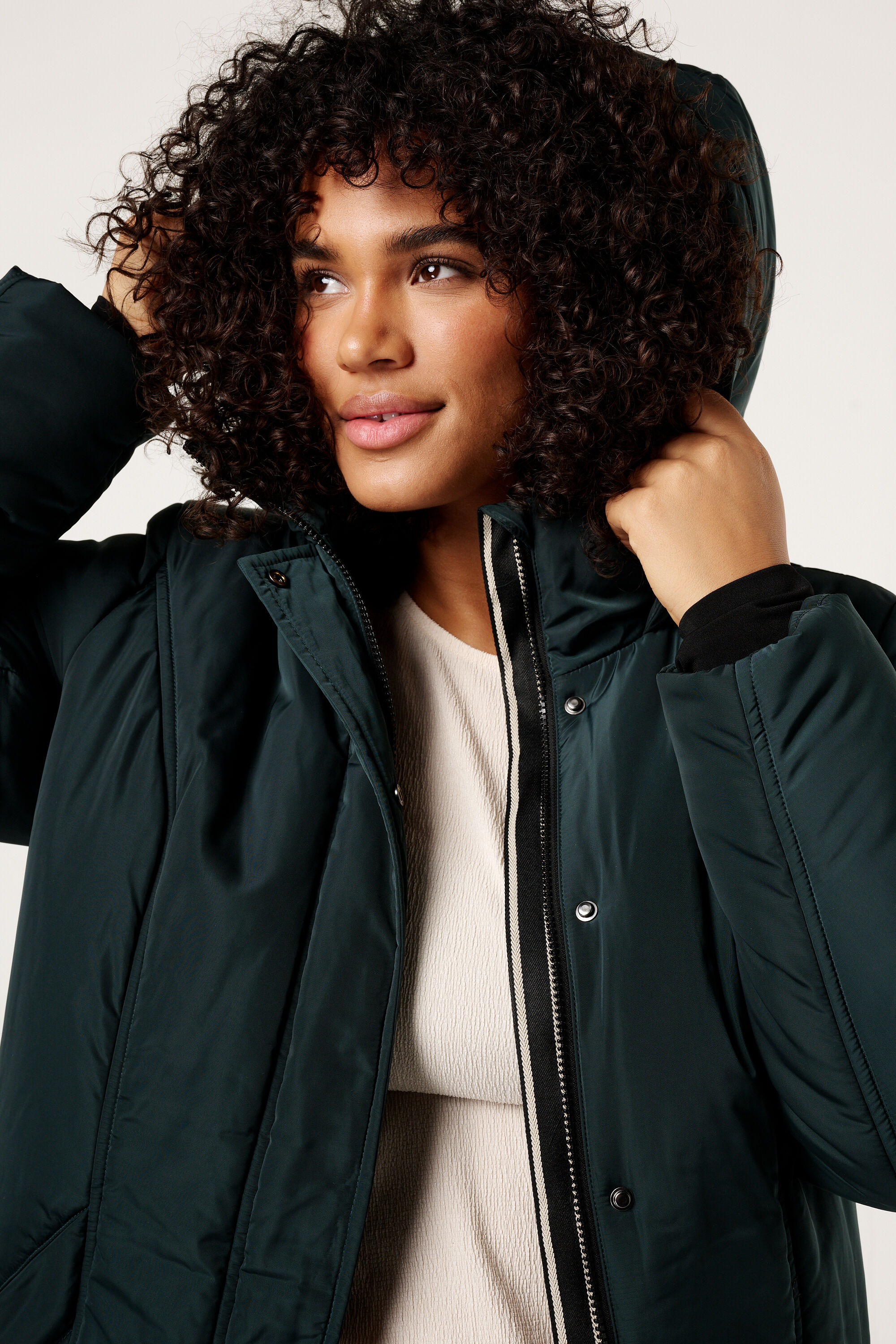 Parka acolchada ligera image number 4