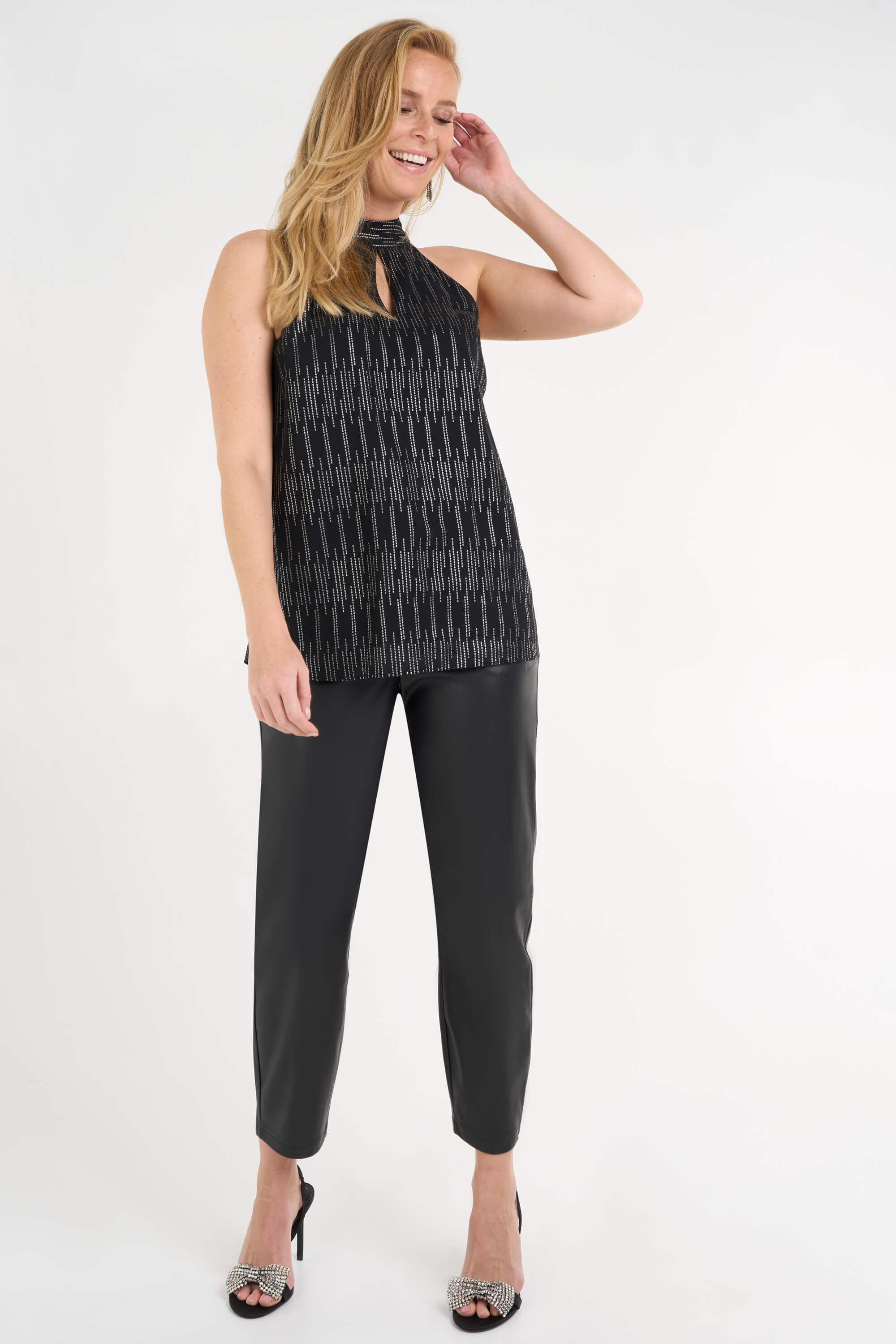 Blusa con estampado plateado image number 6