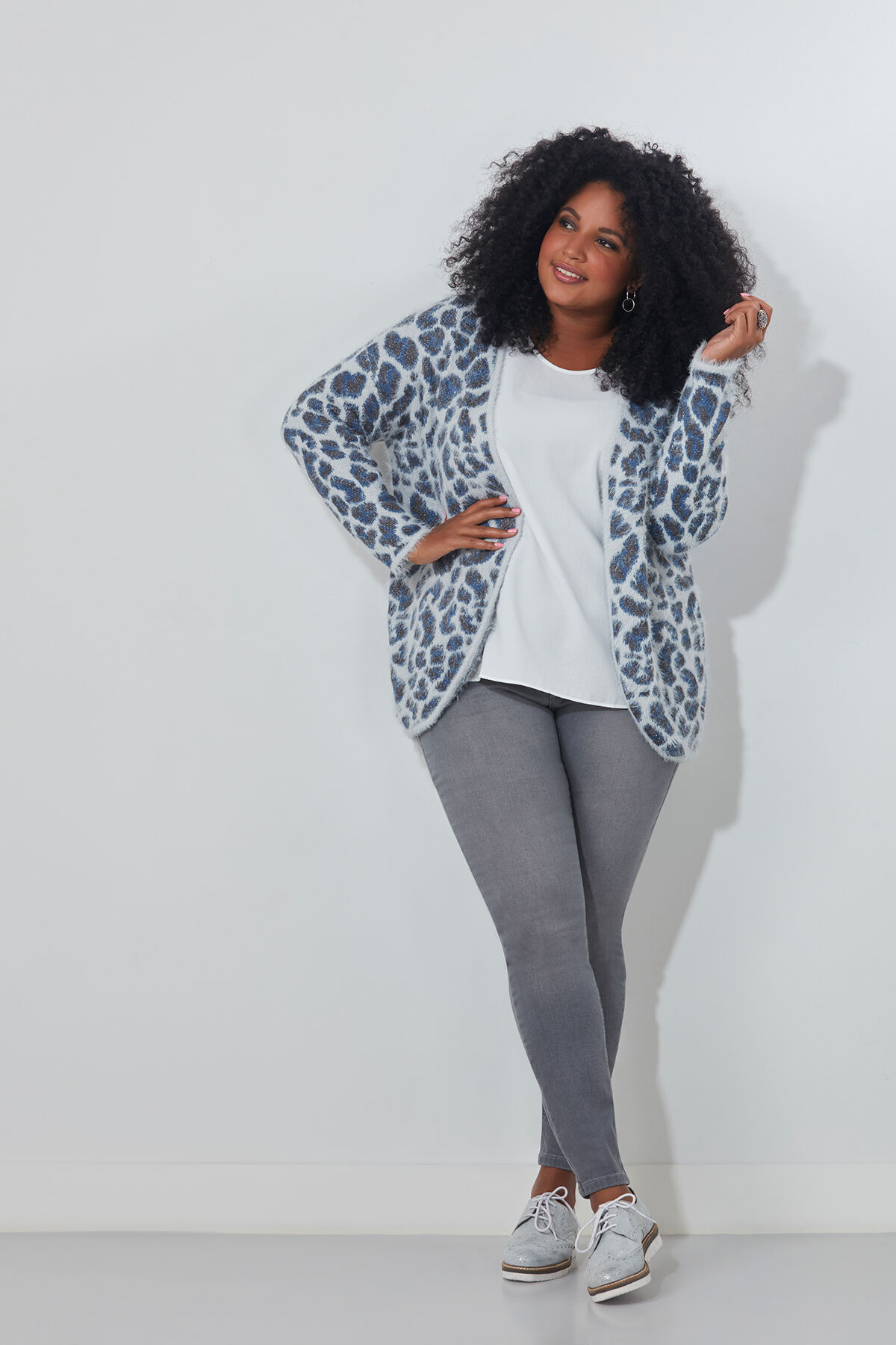 Blusa con mangas campana image number 4