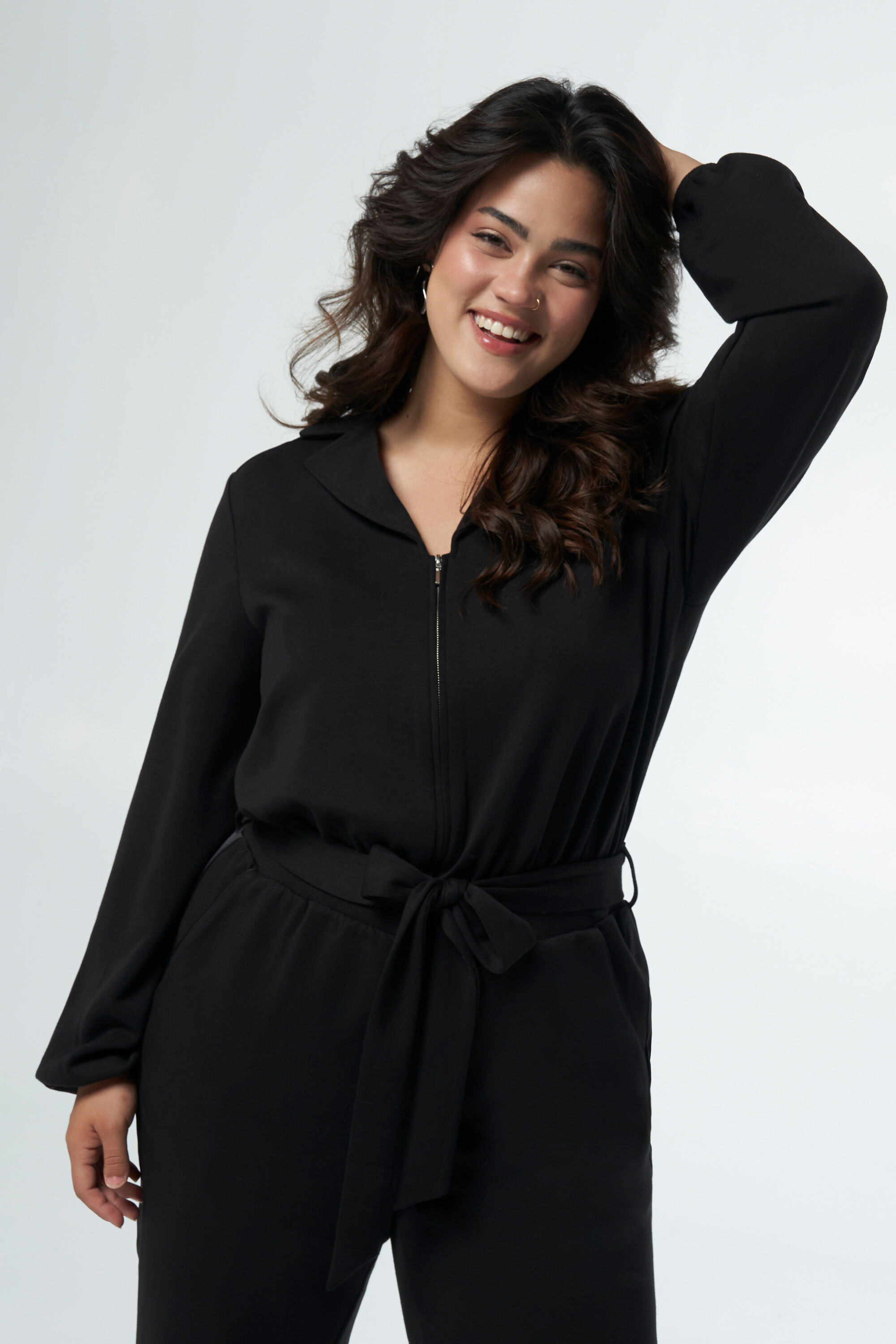 Mono con detalles image number 4