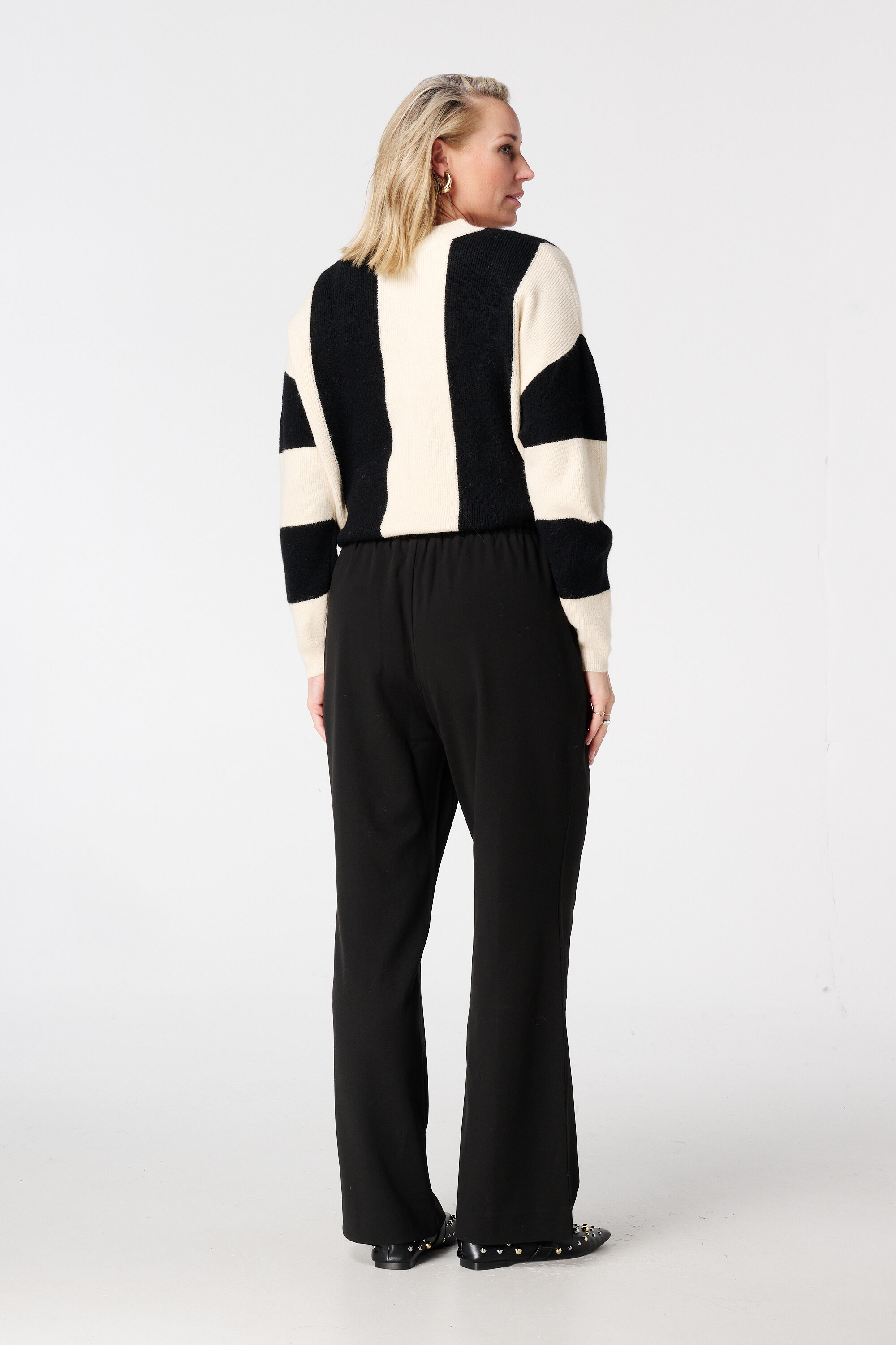 Pantalones rectos con cordones image number 3