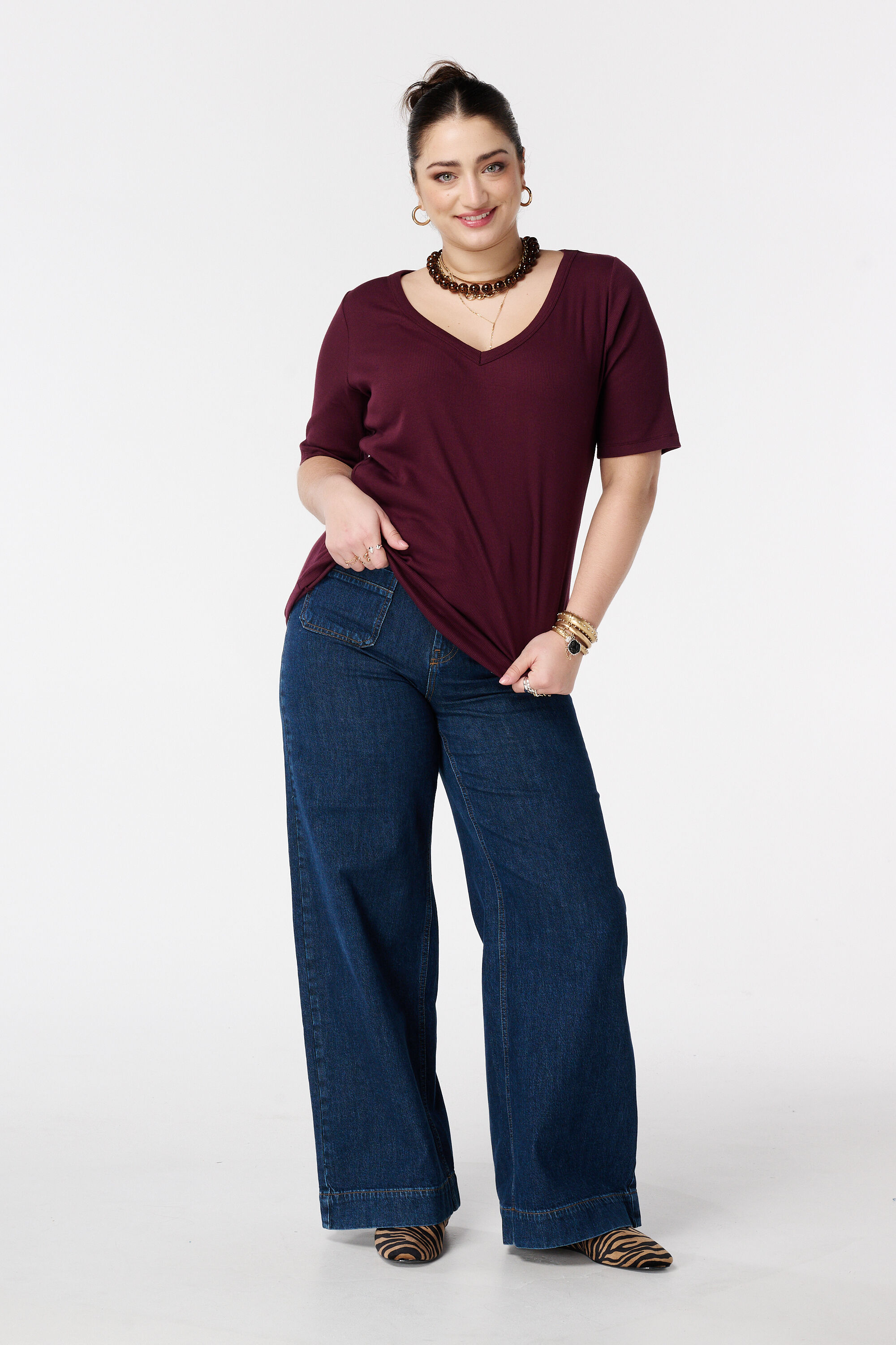 Top de canal&eacute; con escote en V image number 5