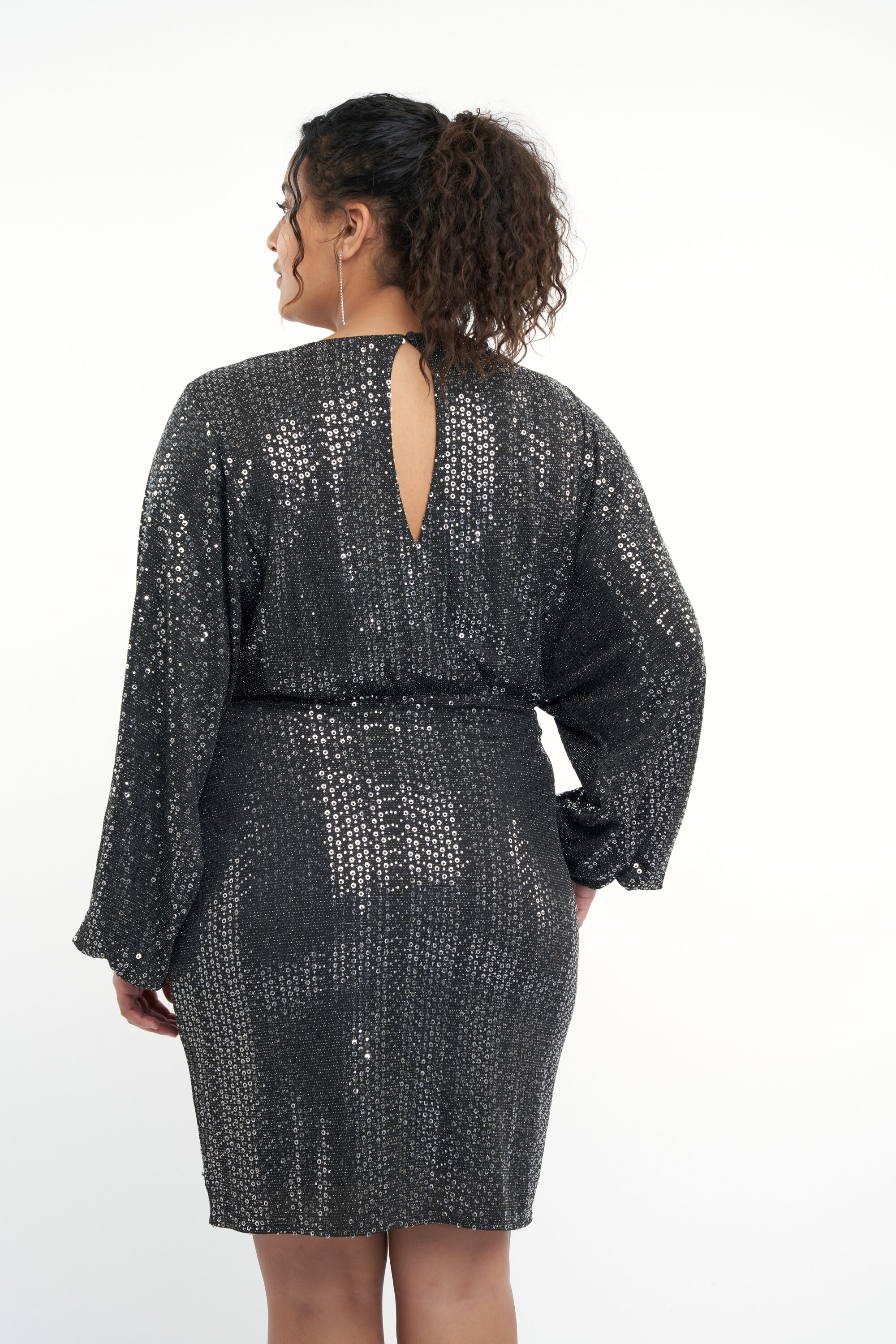 Vestido con lentejuelas image number 4