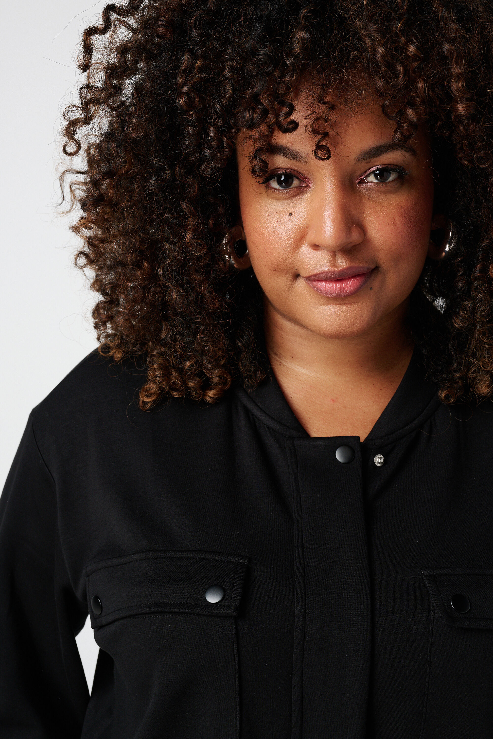 Chaqueta bomber con bolsillos image number 4