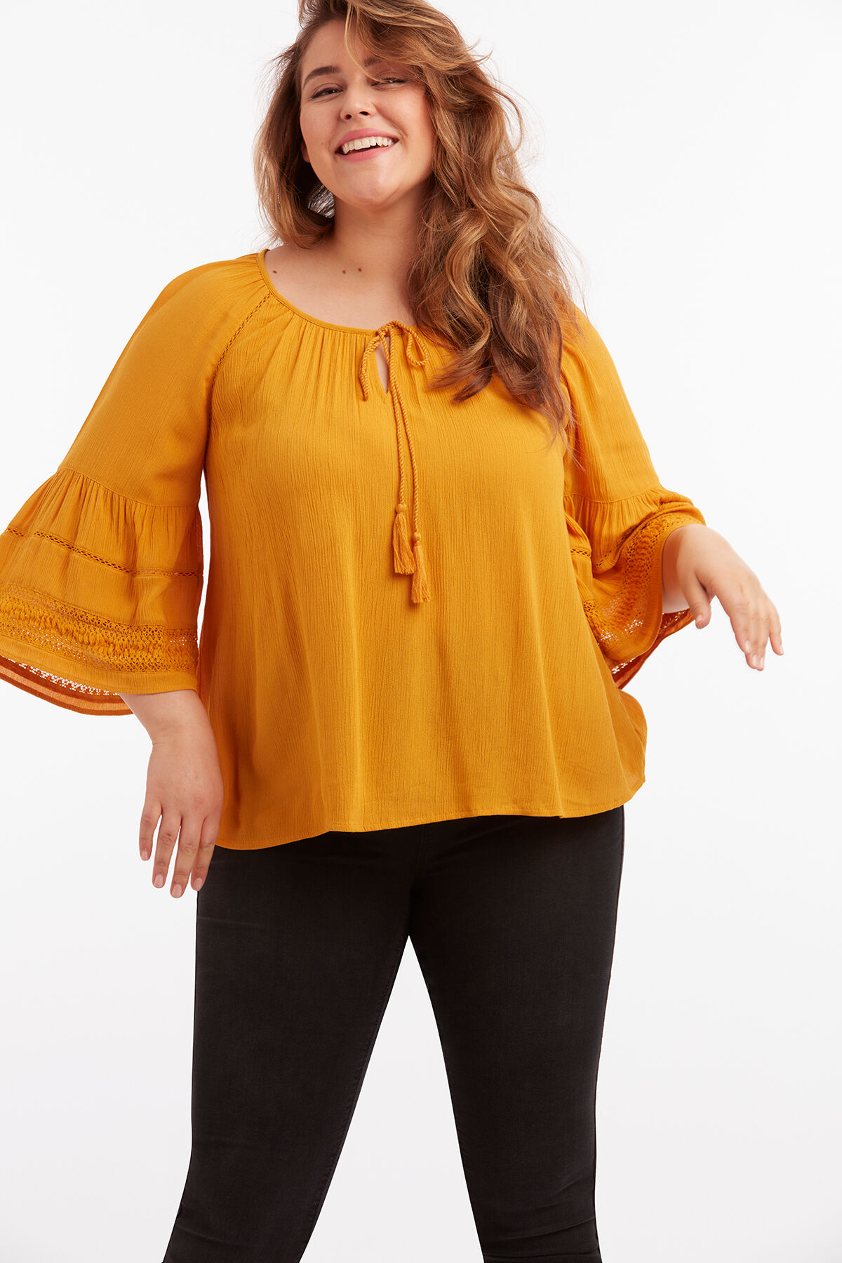 Blusa con mangas de campana image number 4