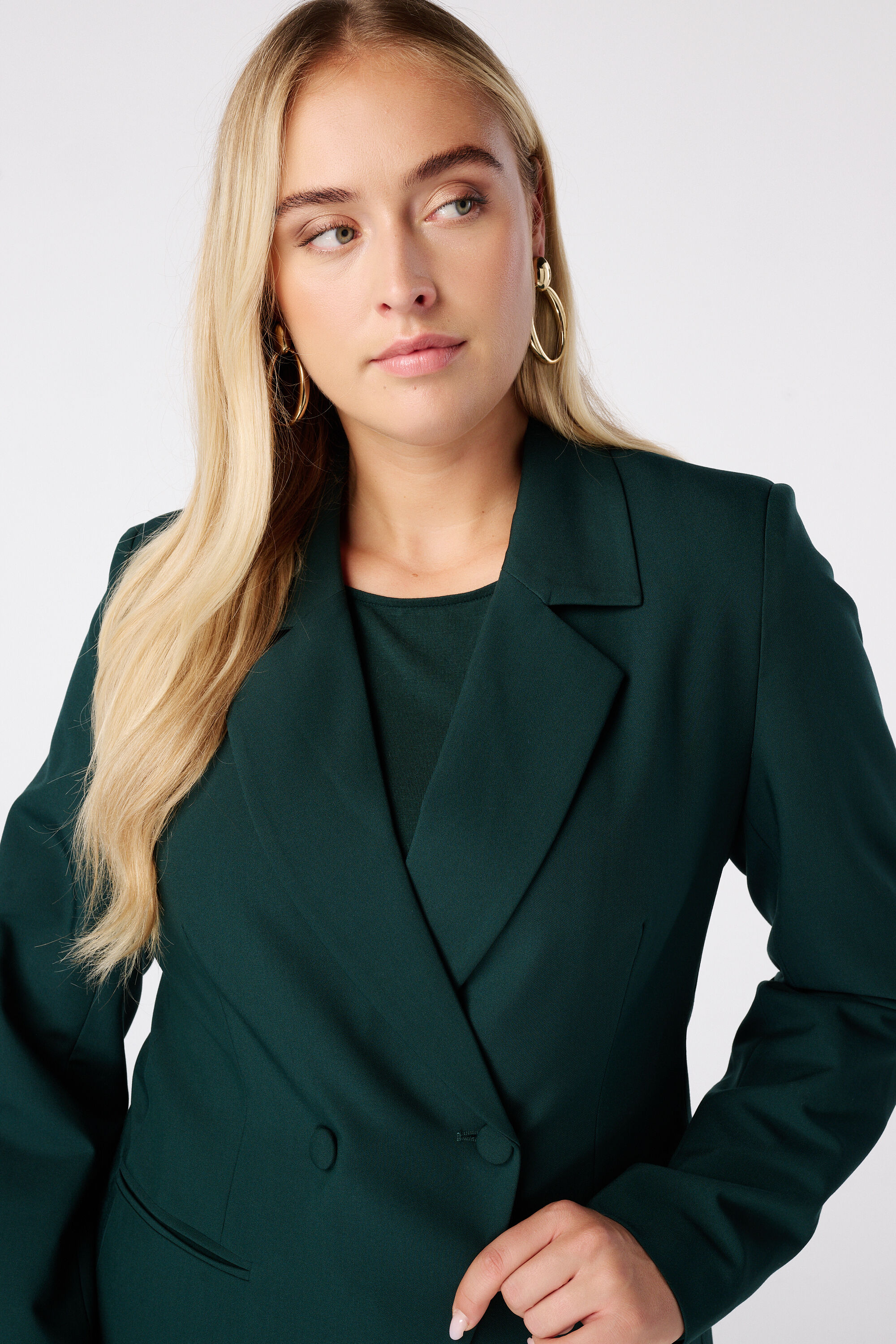 Blazer de doble botonadura image number 4