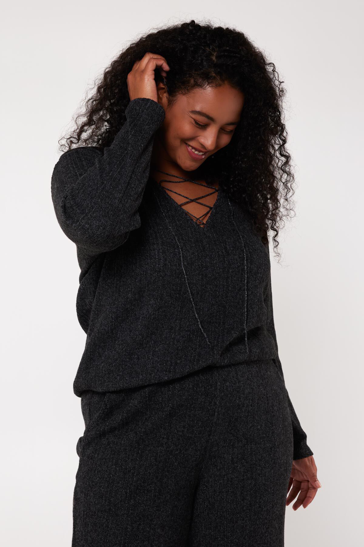 Top de corte recto con escote en V  image number 5