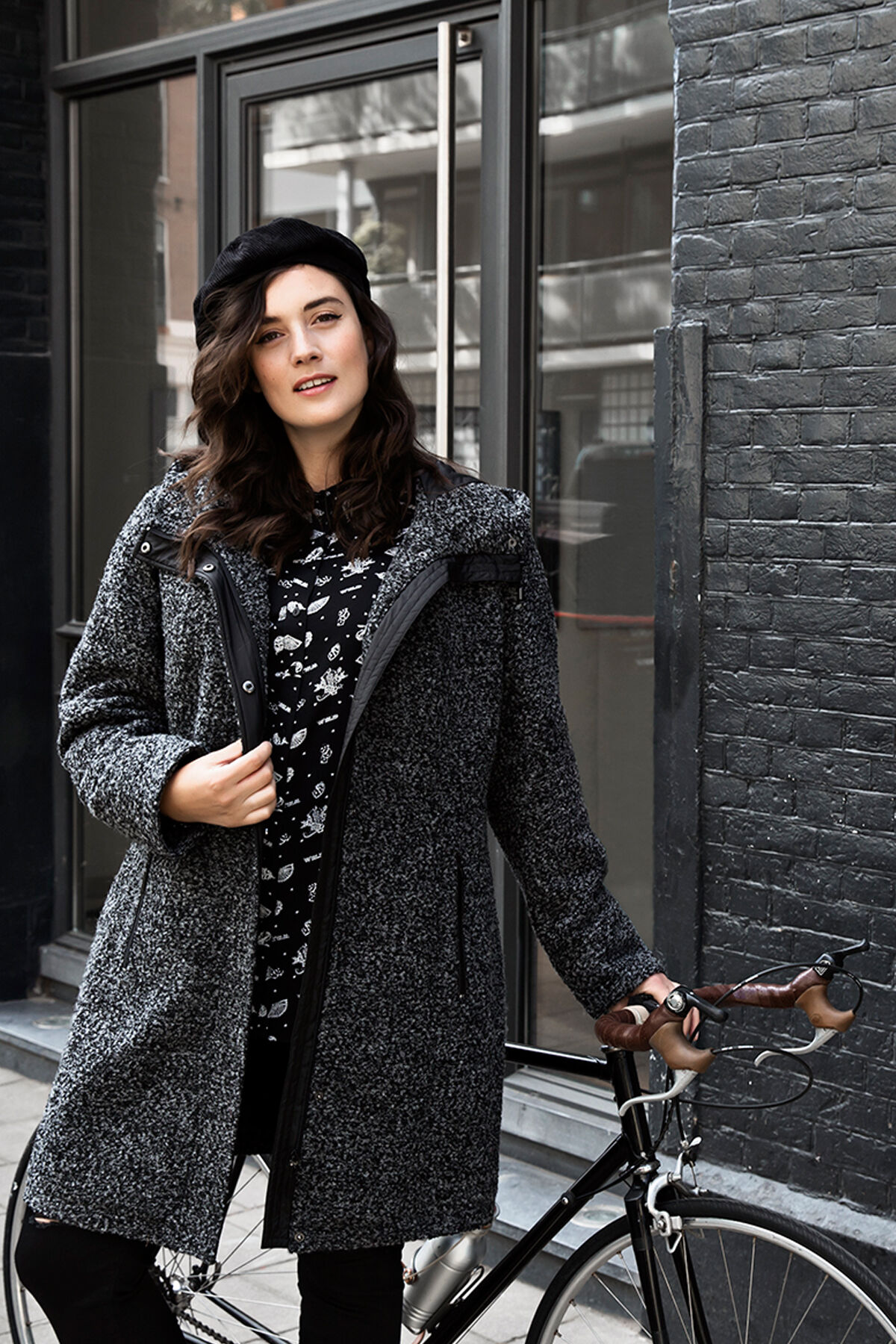 Chaqueta de cuero sint&eacute;tico image number 3