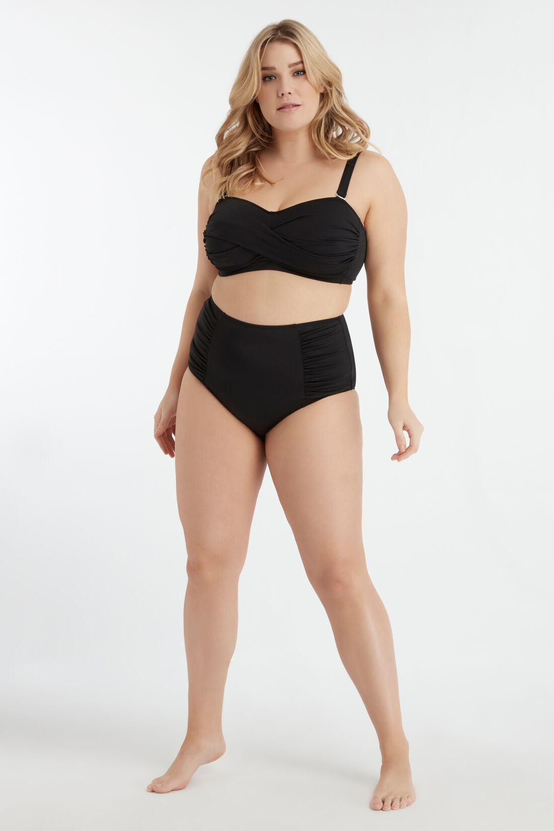 Top de bikini de color liso image number 6