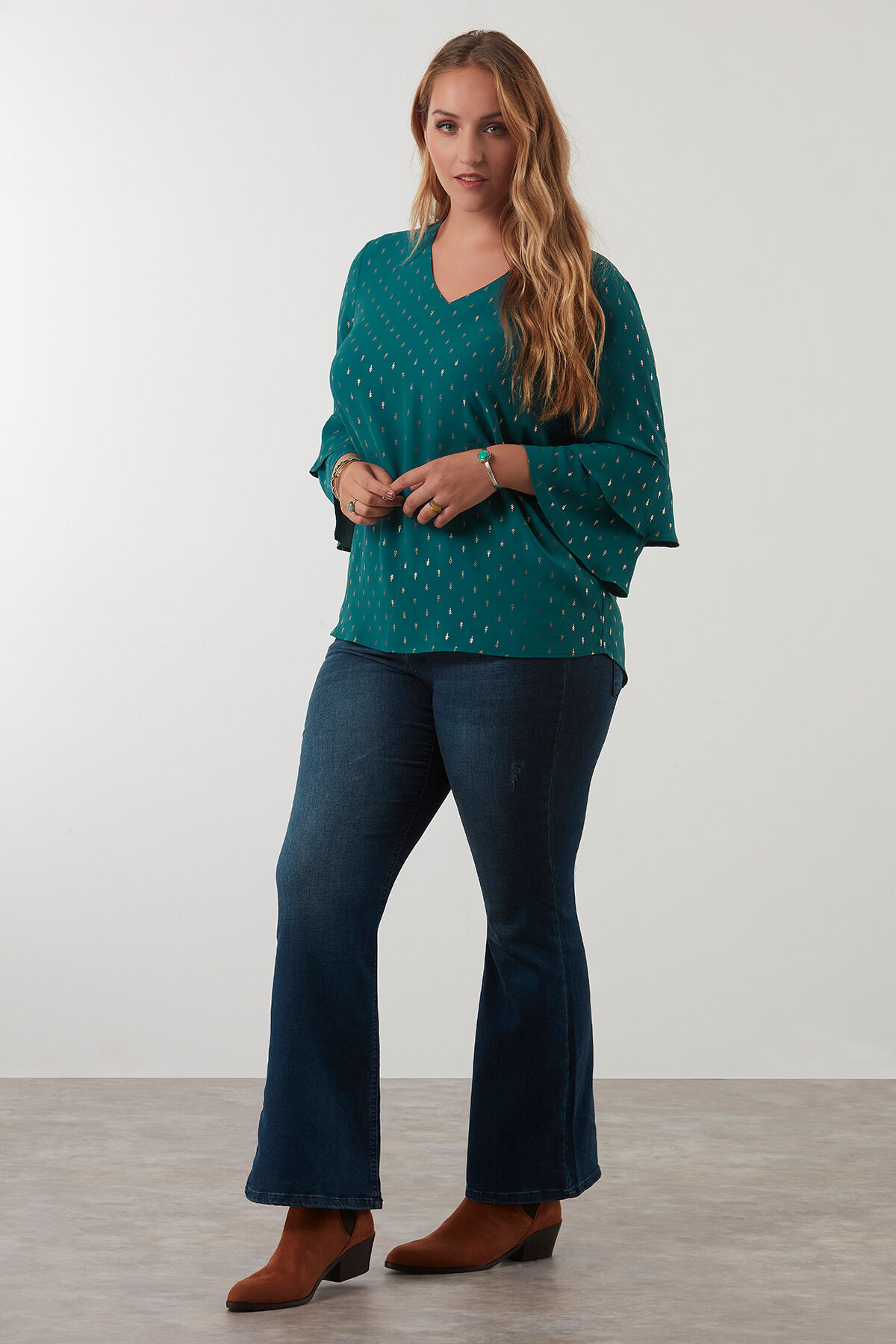 Blusa con mangas de volantes image number 3