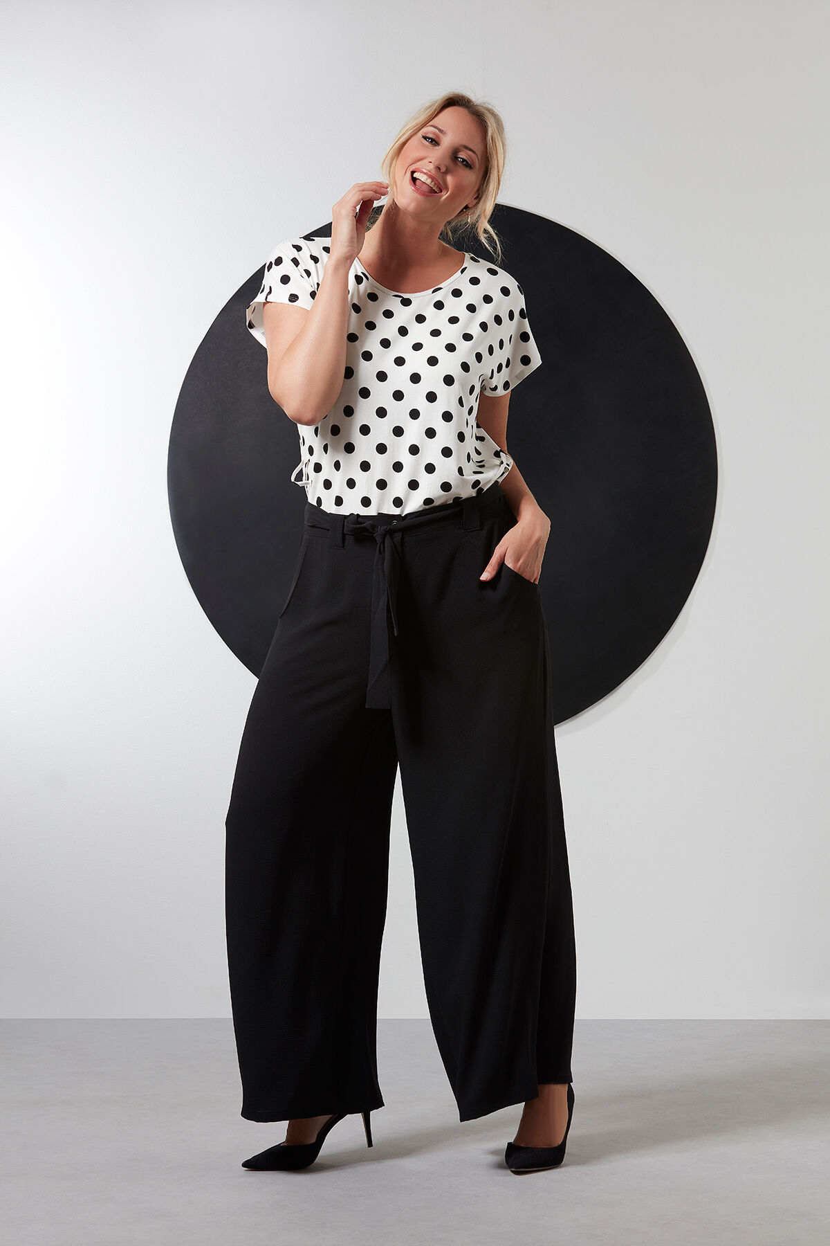 Pantalones de pernera ancha image number 4