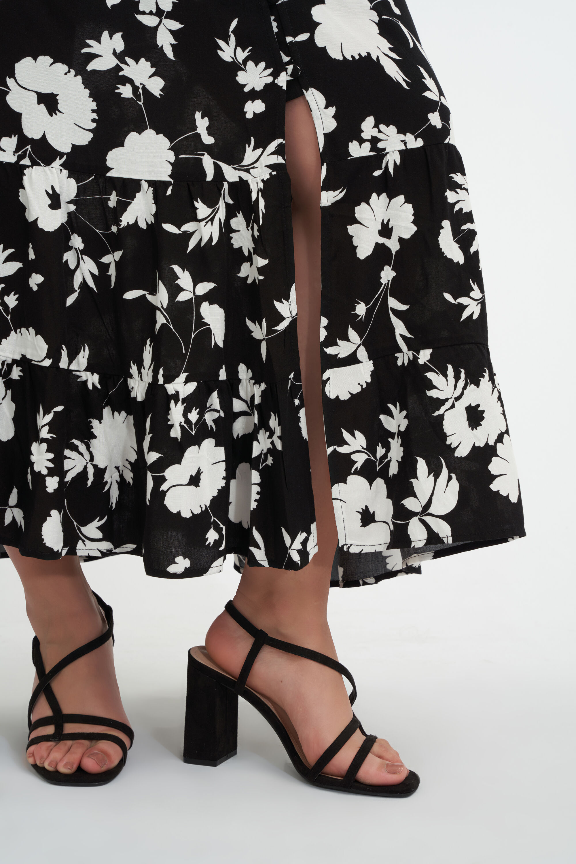 Vestido largo con estampado  image number 6