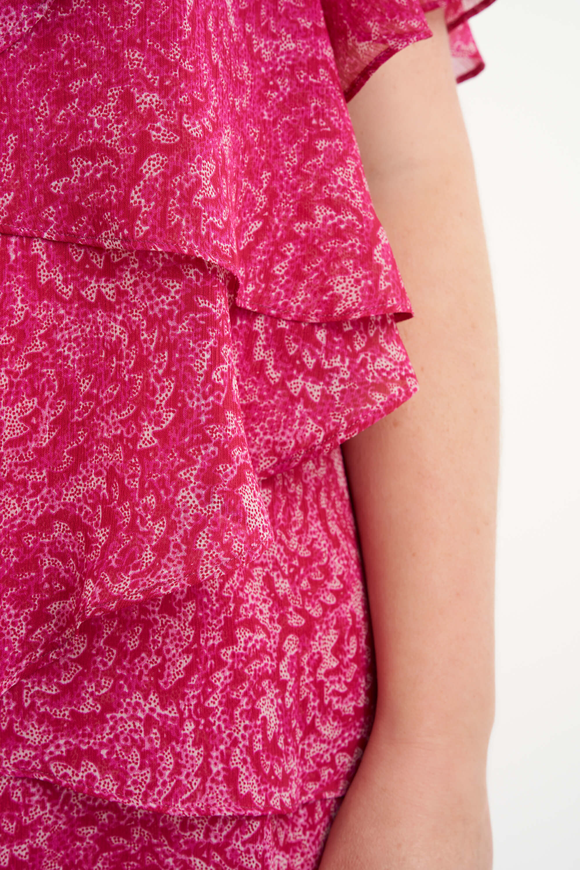 Vestido con volantes  image number 4