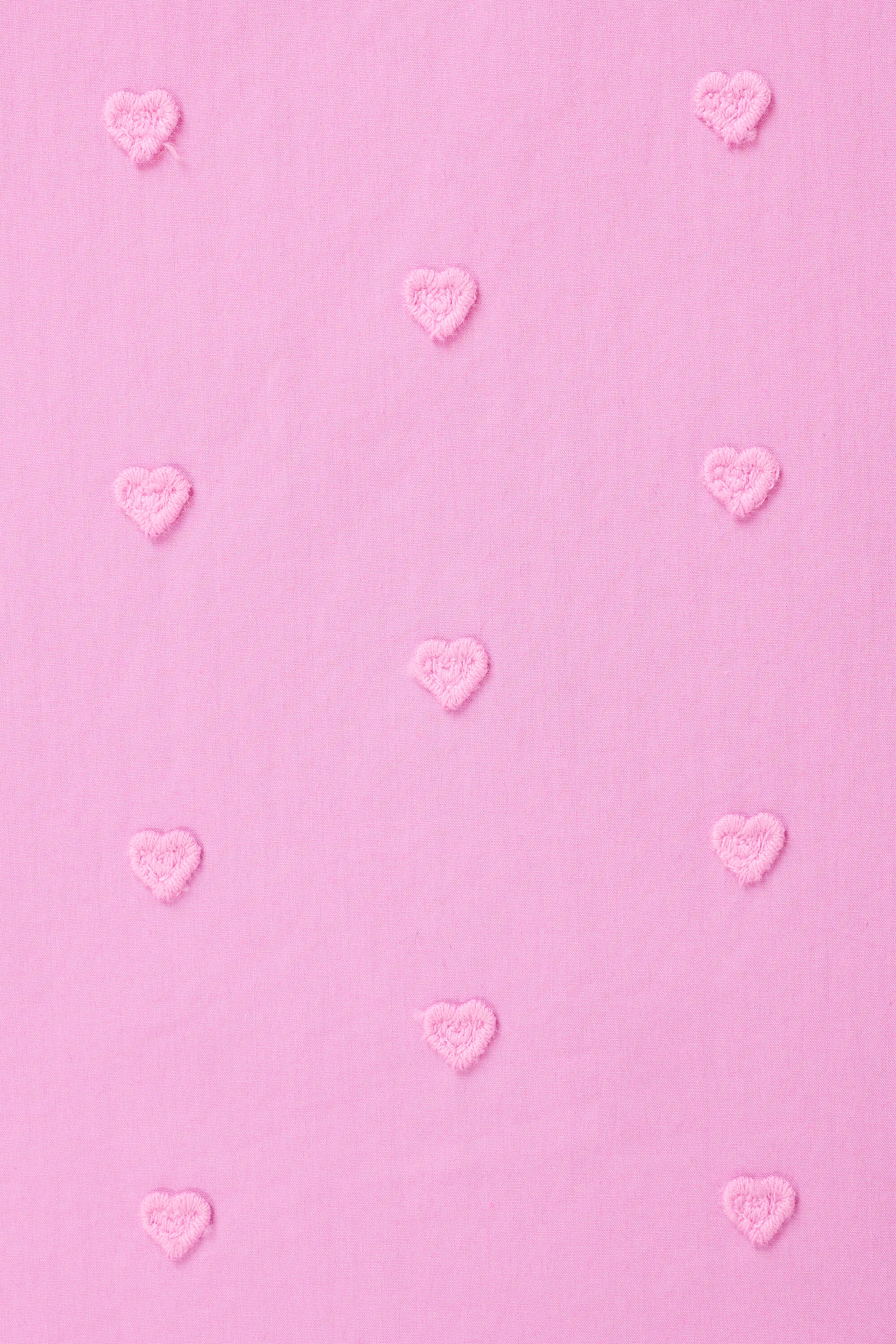 Blusa con corazones bordados y mangas tres cuartos image number 6