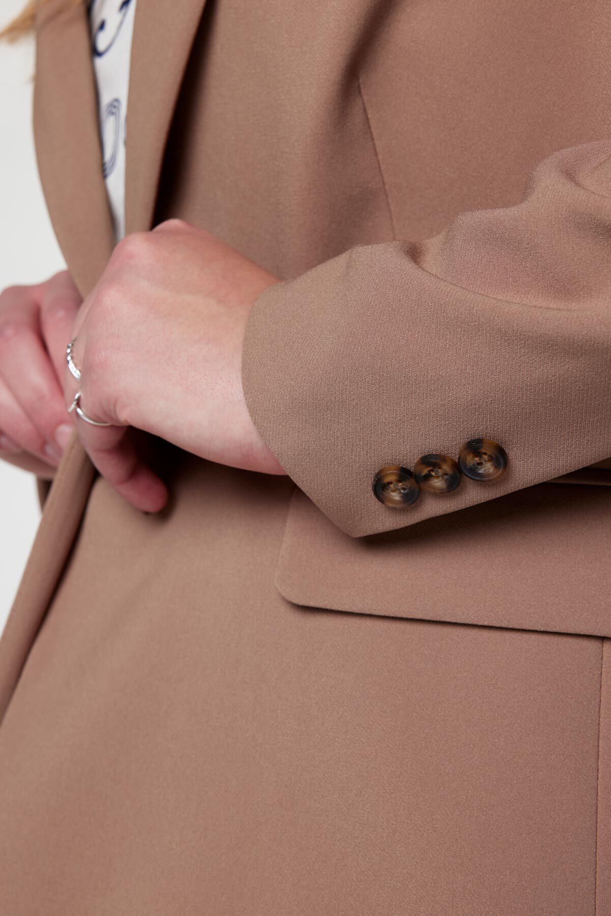 Blazer con cierre de bot&oacute;n image number 4