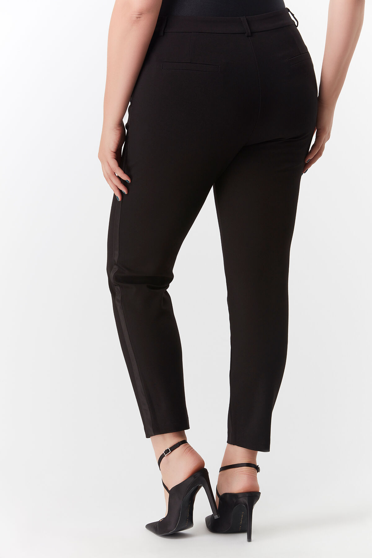 Pantalones con raya de sat&eacute;n image number 3