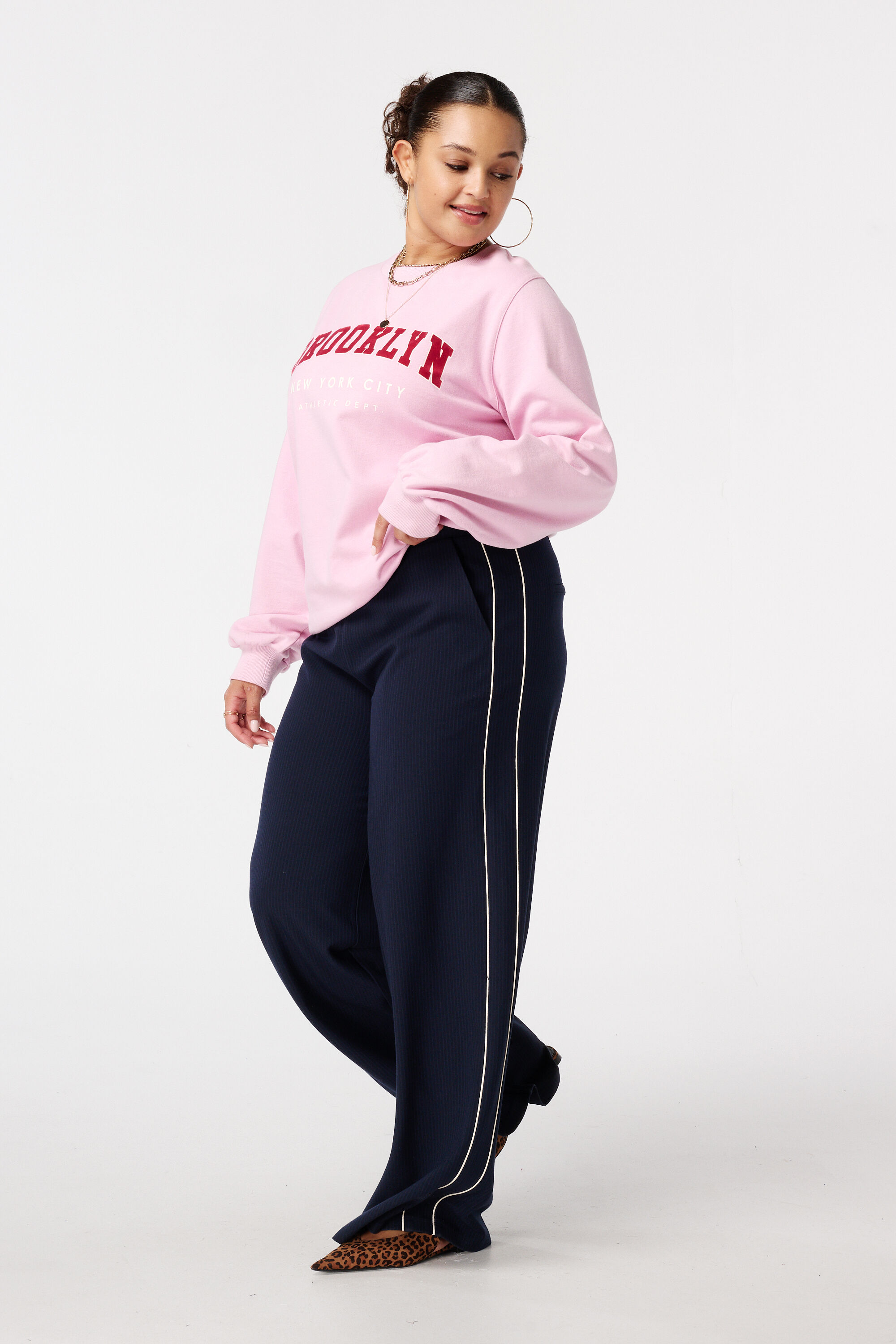 Sudadera con texto image number 5