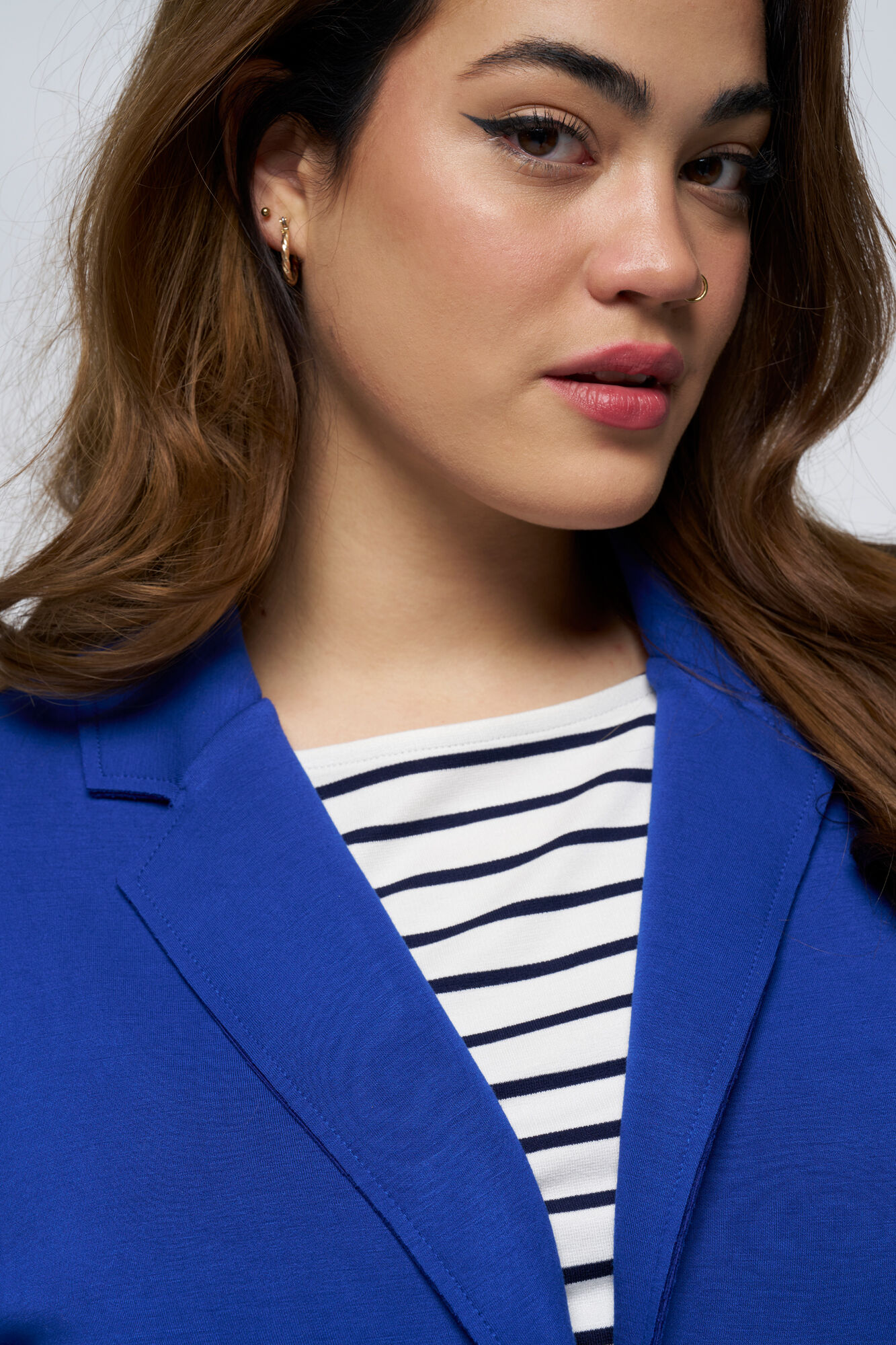 Abrigo con botones  image number 4