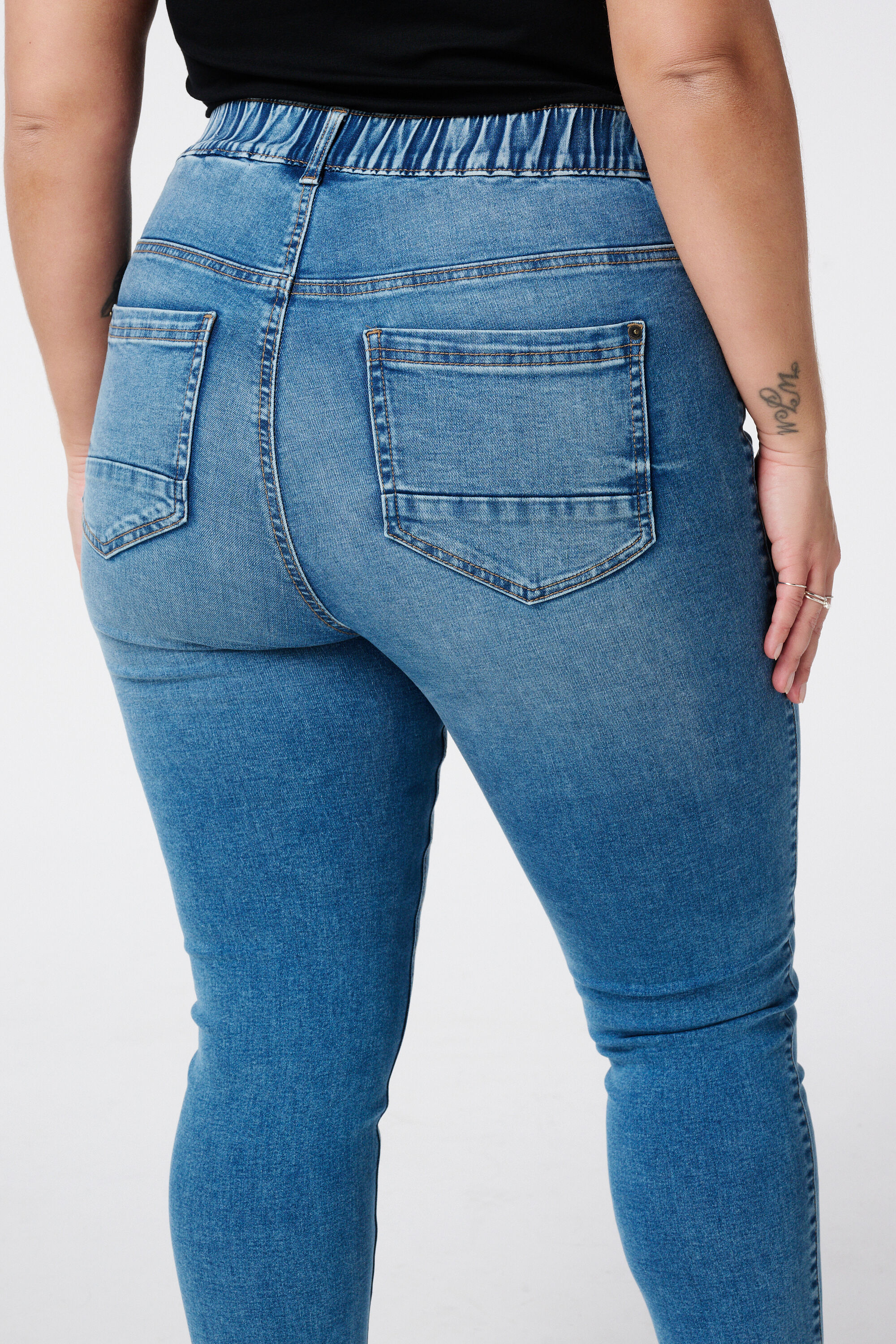 Treggings con aspecto denim image number 4