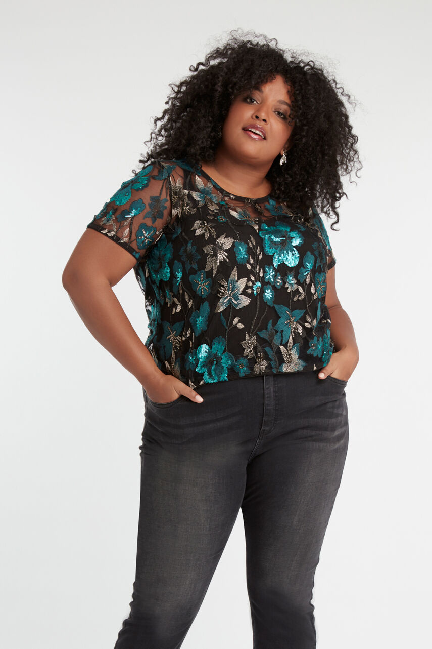 Top corto bordado image number 6