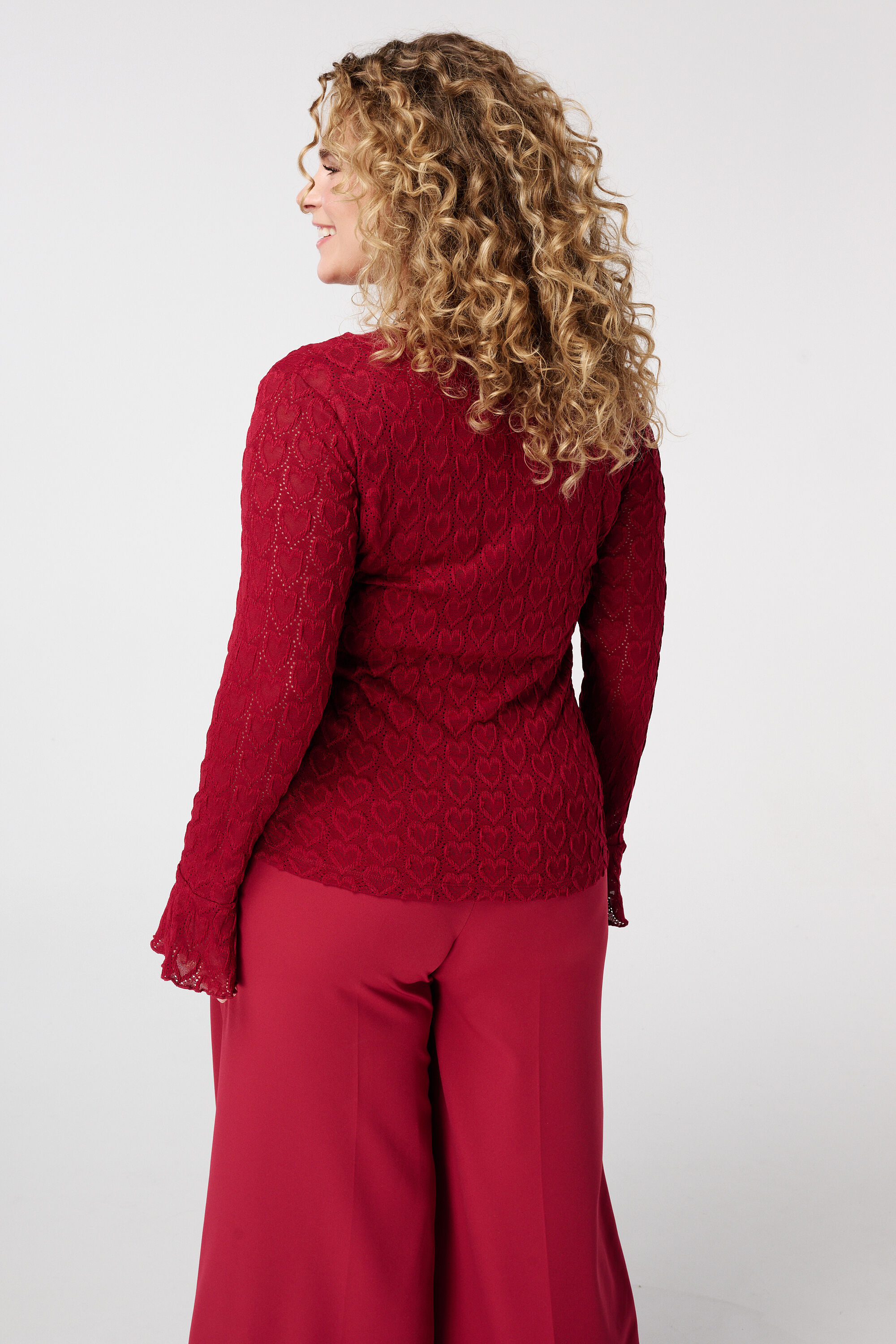 Top con mangas abullonadas image number 3