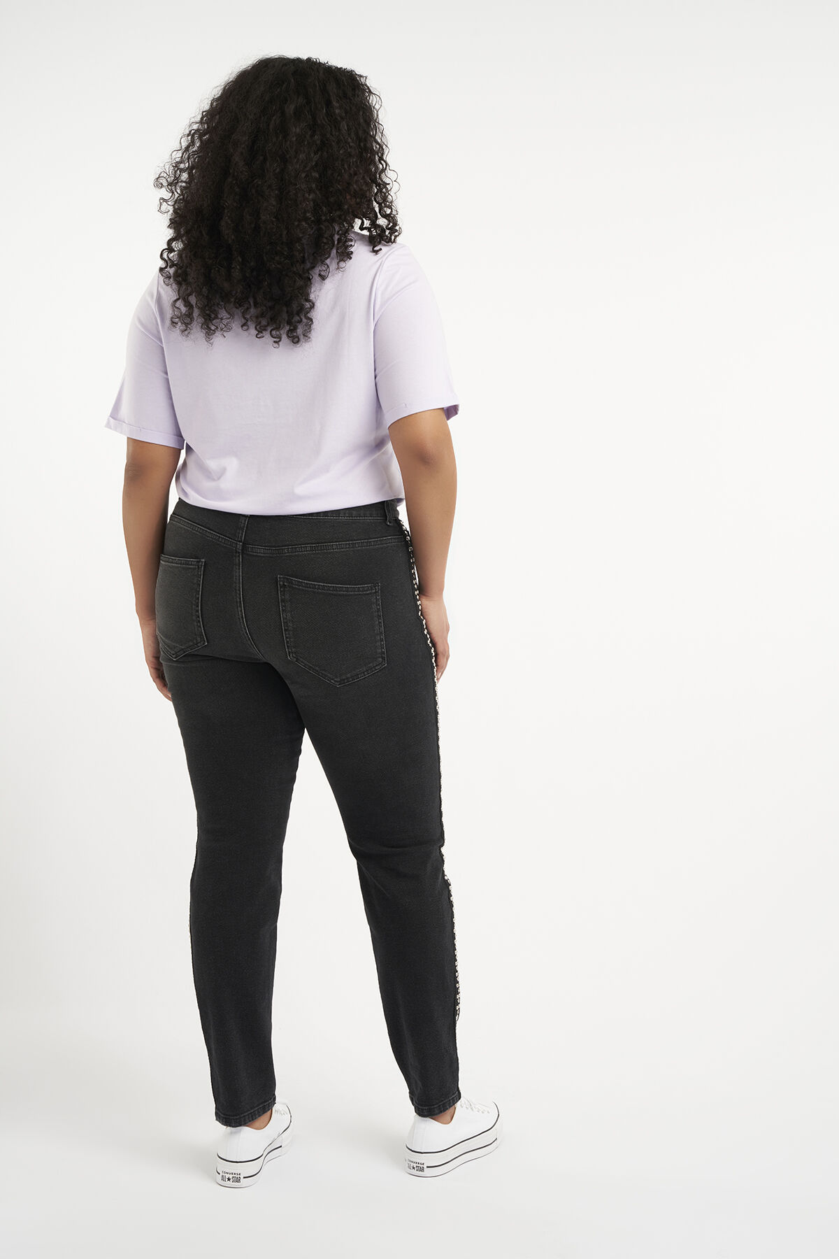 Vaqueros con detalle lateral image number 3