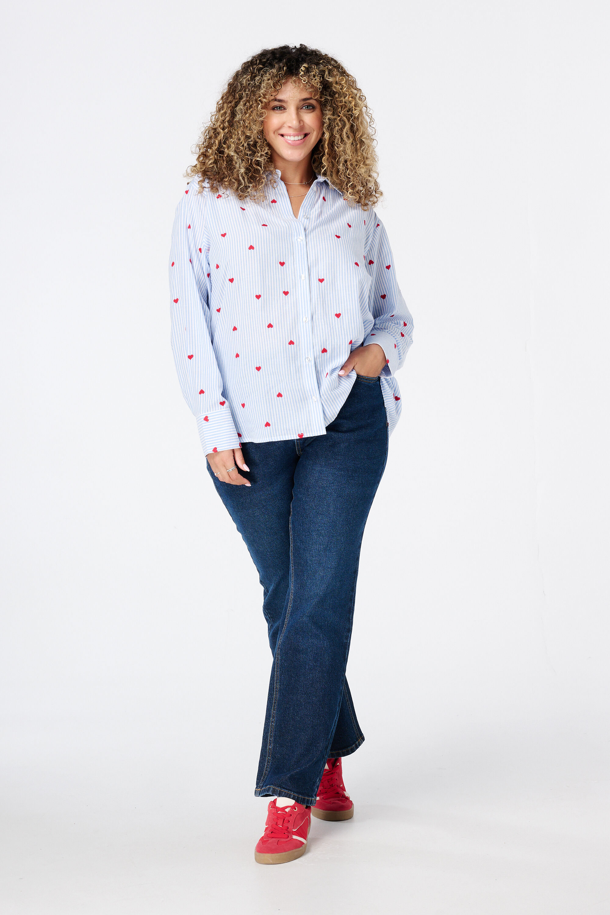 Blusa con rayas y corazones image number 5