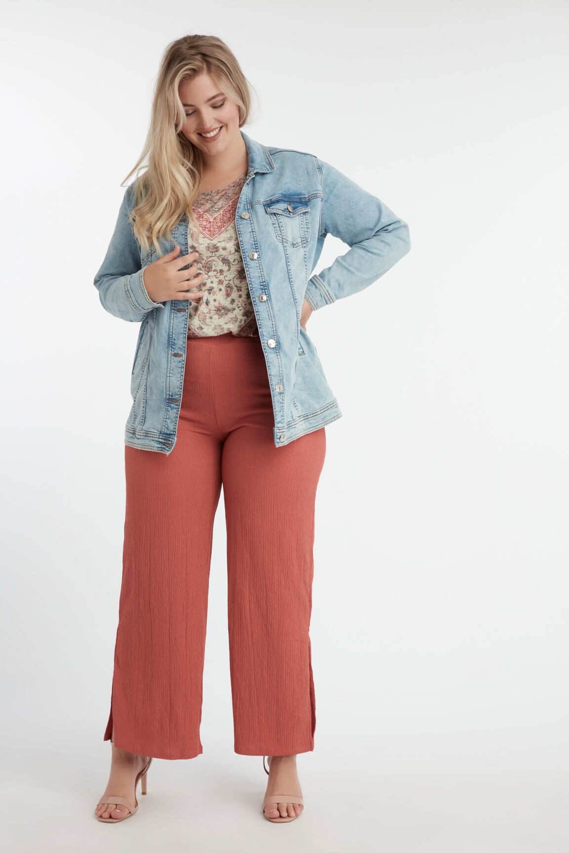 Chaqueta vaquera larga image number 3