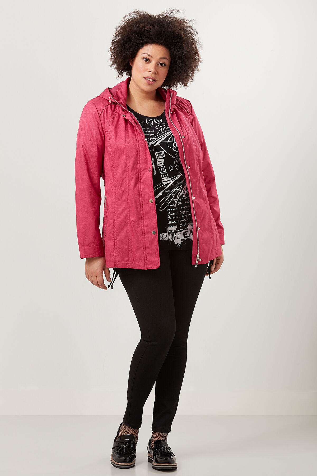 Abrigo de entretiempo con capucha desmontable image number 3